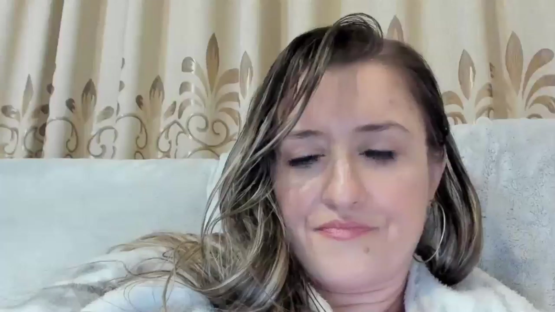 Gallery image thumbnail from BestDream's myfreecams stream on, 12/16/2024, 01:45 image 5 of 20