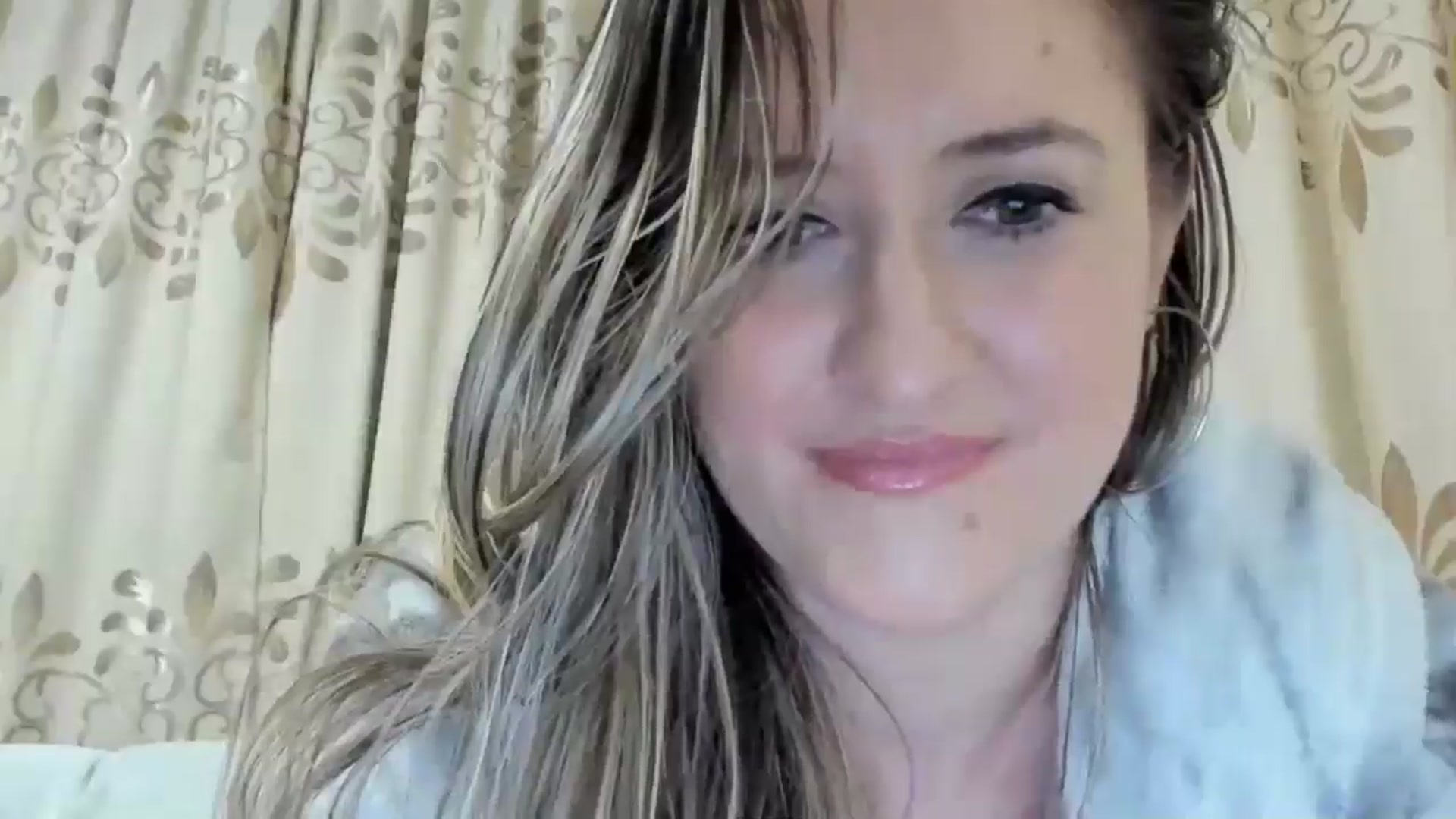 Gallery image thumbnail from BestDream's myfreecams stream on, 12/16/2024, 19:54 image 17 of 20