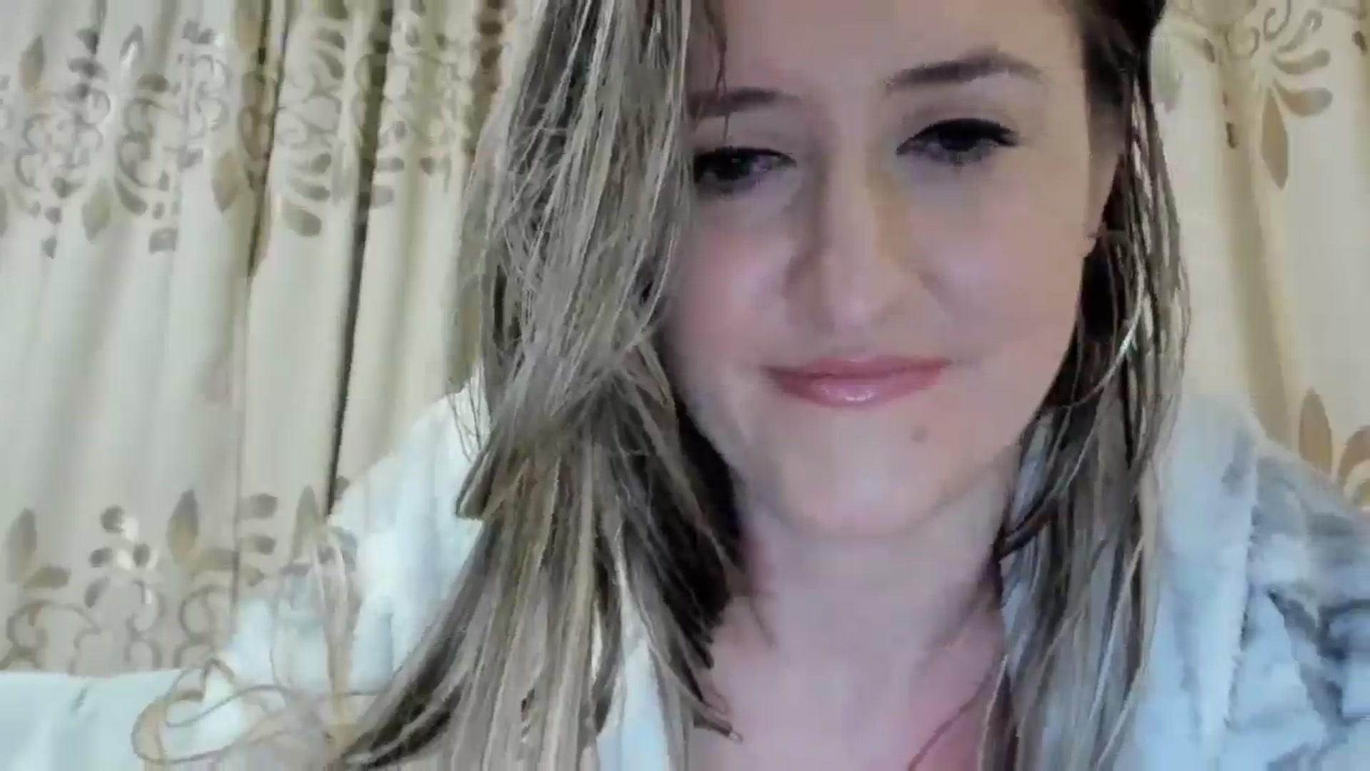 Gallery image thumbnail from BestDream's myfreecams stream on, 12/16/2024, 20:09 image 2 of 20