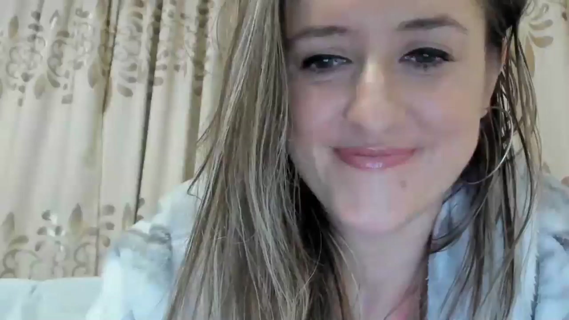 Gallery image thumbnail from BestDream's myfreecams stream on, 12/16/2024, 20:09 image 16 of 20