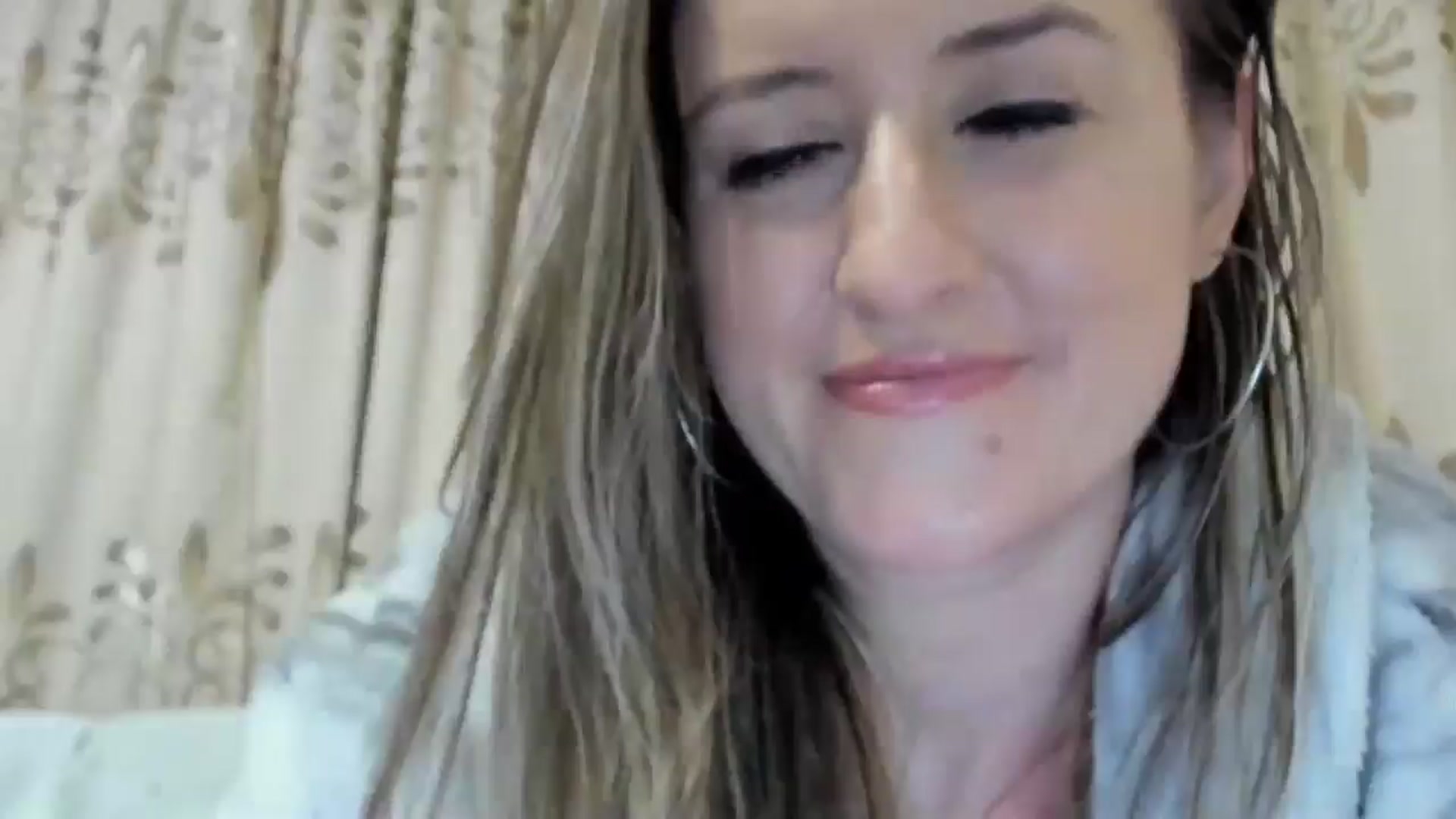 Gallery image thumbnail from BestDream's myfreecams stream on, 12/16/2024, 20:09 image 15 of 20