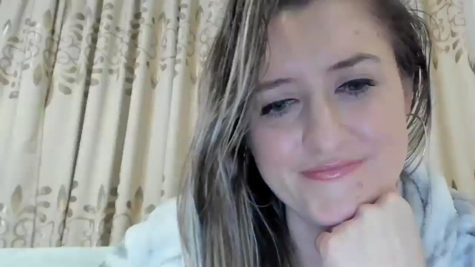 Gallery image thumbnail from BestDream's myfreecams stream on, 12/16/2024, 20:47 image 18 of 20