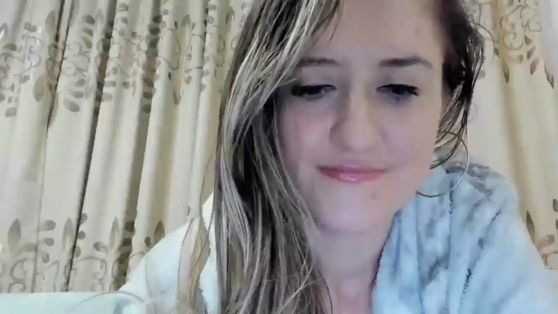 Gallery image thumbnail from BestDream's myfreecams stream on, 12/16/2024, 20:47 image 7 of 20