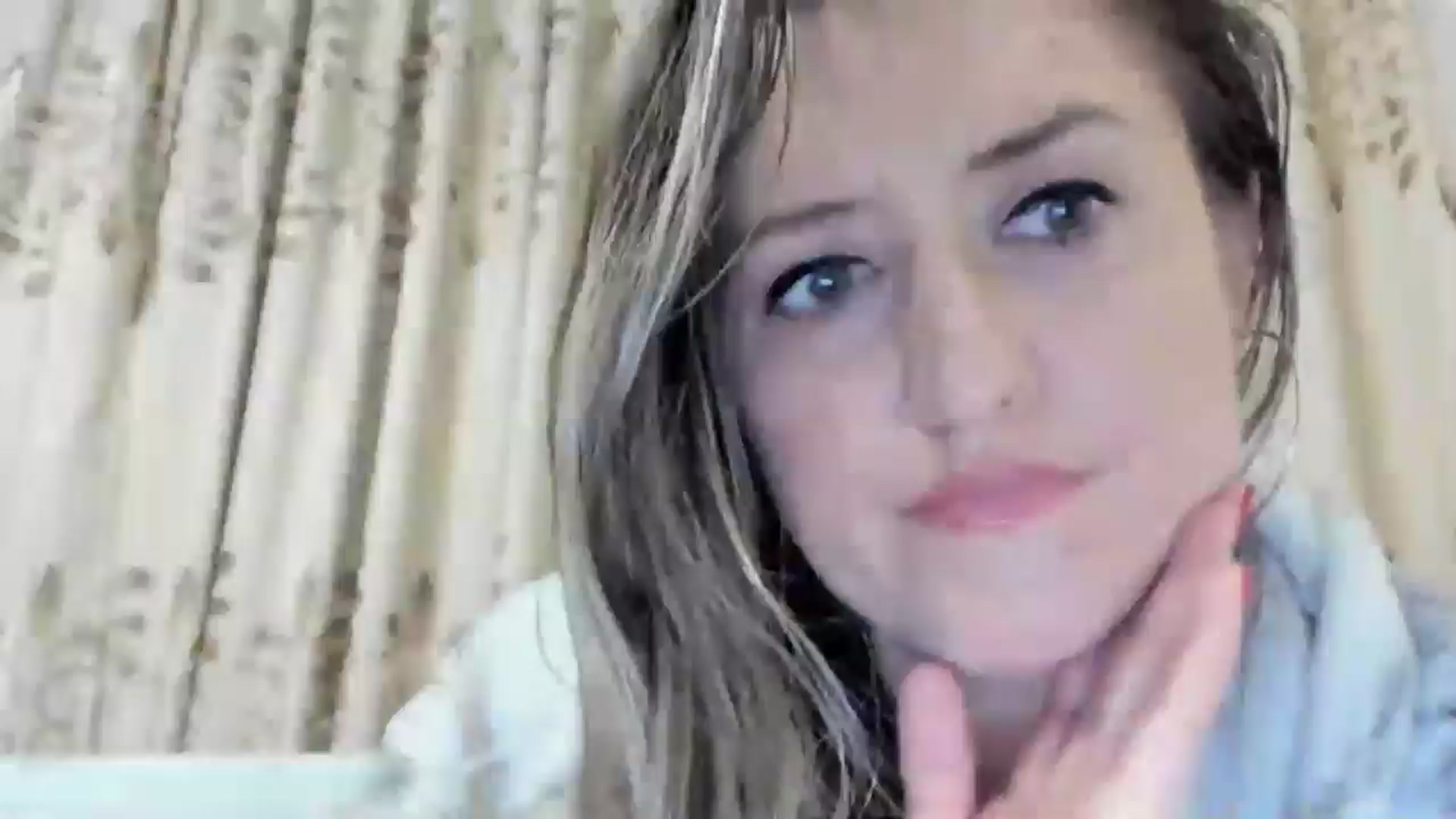 Gallery image thumbnail from BestDream's myfreecams stream on, 12/16/2024, 20:47 image 3 of 20