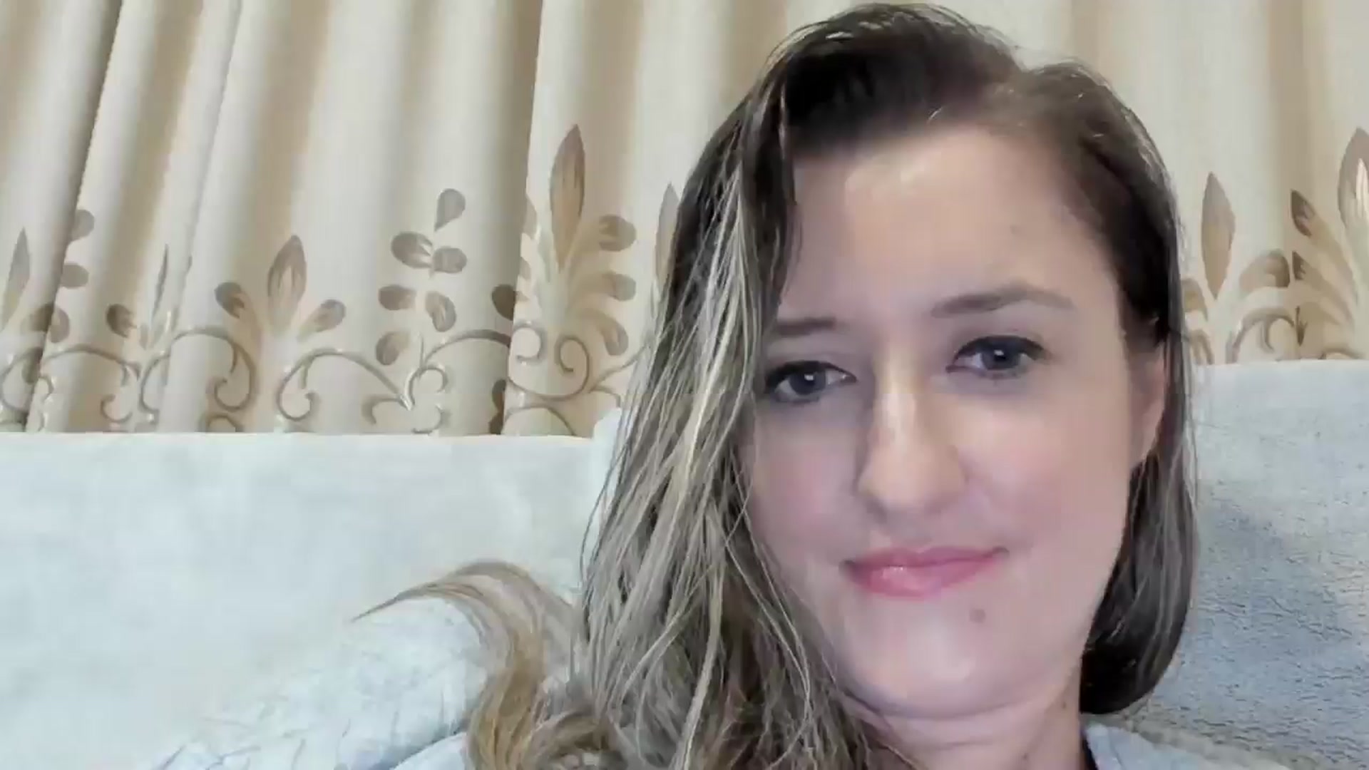 Gallery image thumbnail from BestDream's myfreecams stream on, 12/18/2024, 01:17 image 11 of 20