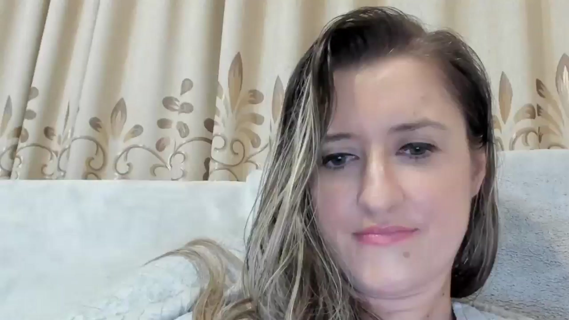 Gallery image thumbnail from BestDream's myfreecams stream on, 12/18/2024, 01:17 image 12 of 20