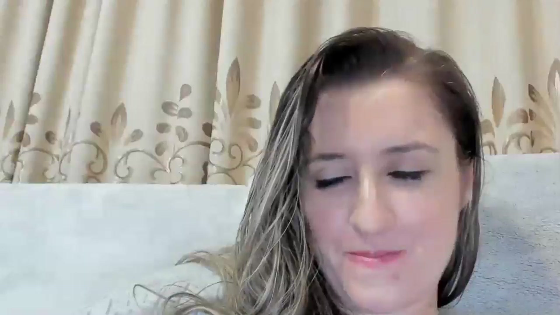 Gallery image thumbnail from BestDream's myfreecams stream on, 12/18/2024, 01:17 image 3 of 20