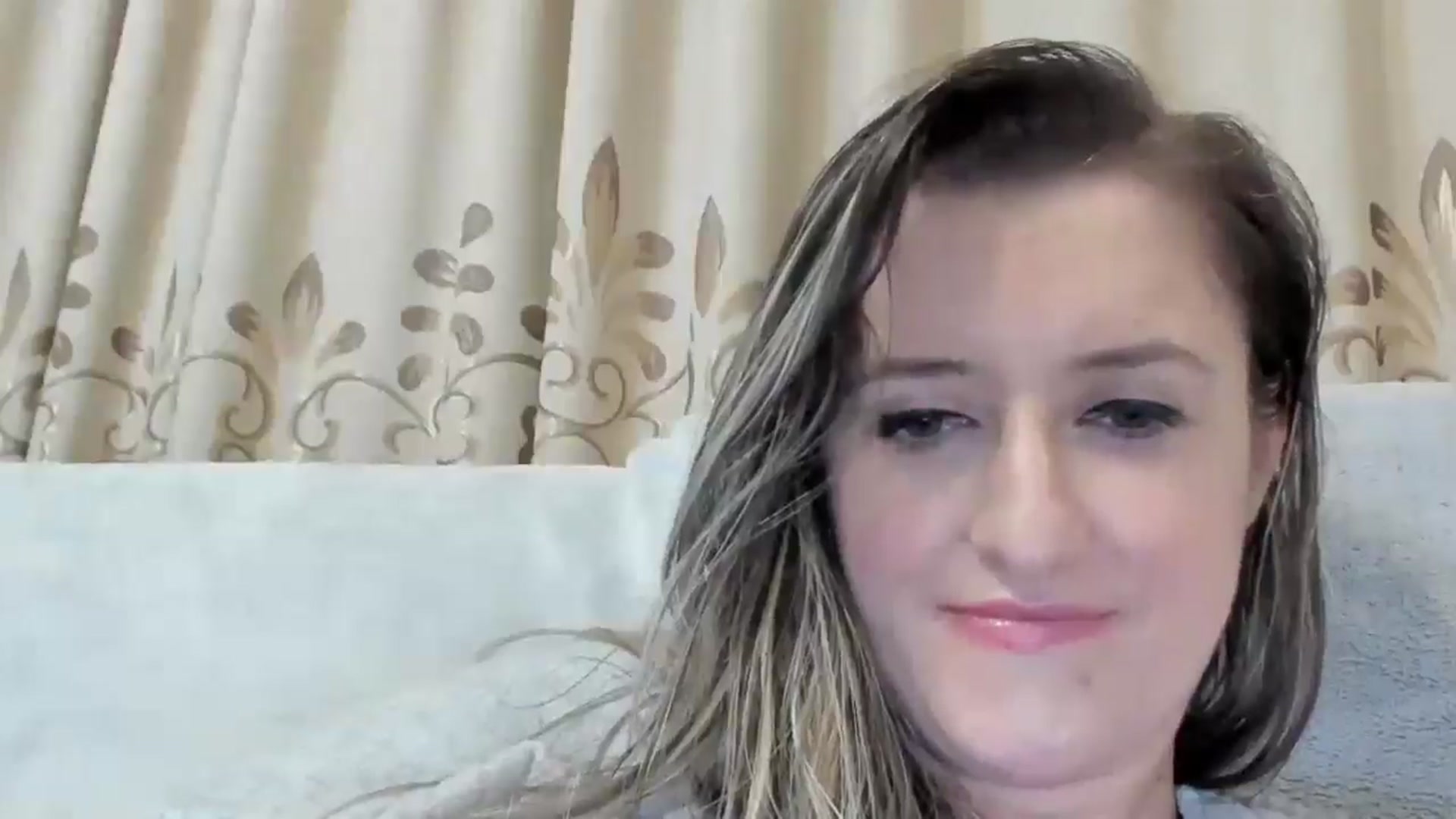 Gallery image thumbnail from BestDream's myfreecams stream on, 12/18/2024, 01:17 image 15 of 20