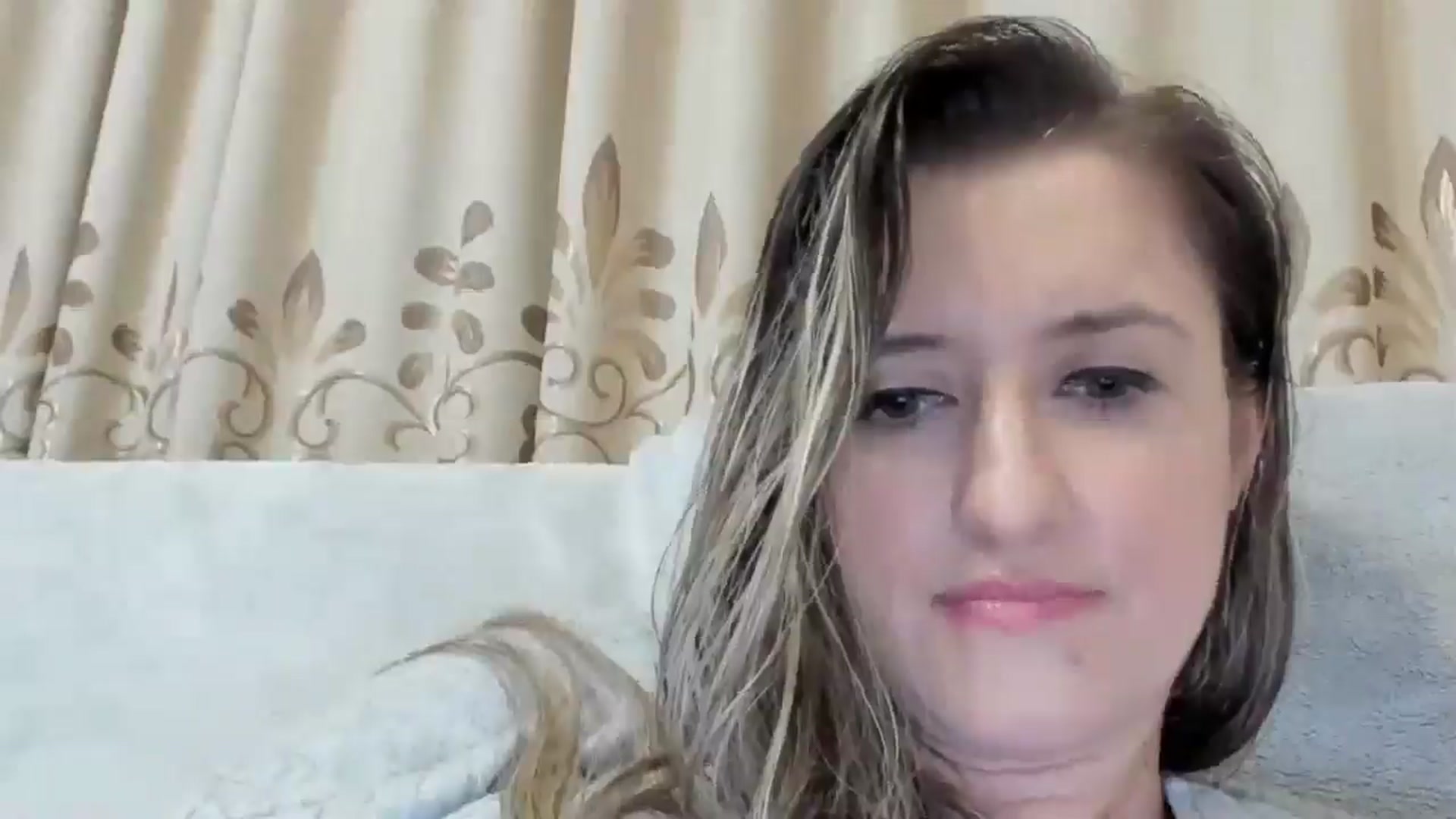 Gallery image thumbnail from BestDream's myfreecams stream on, 12/18/2024, 01:17 image 13 of 20