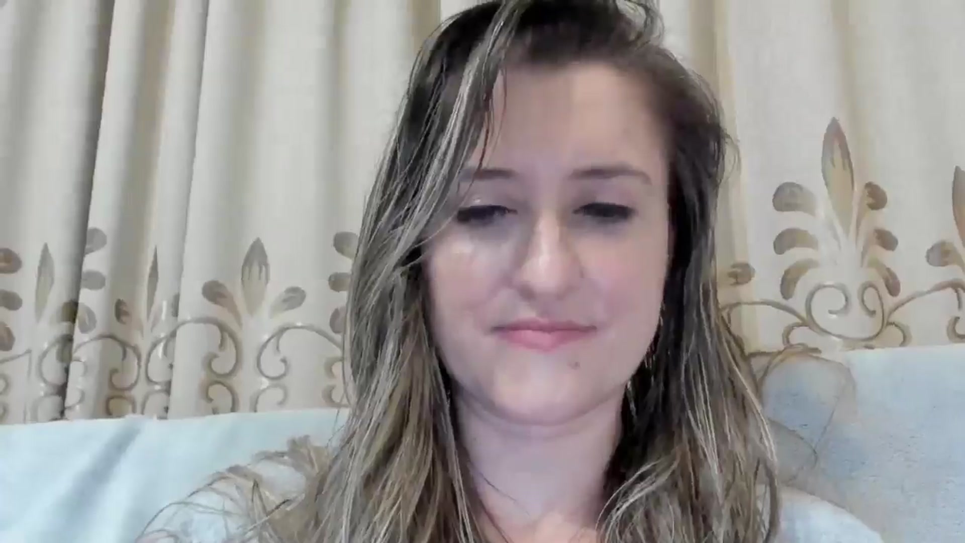 Gallery image thumbnail from BestDream's myfreecams stream on, 12/18/2024, 03:07 image 6 of 20