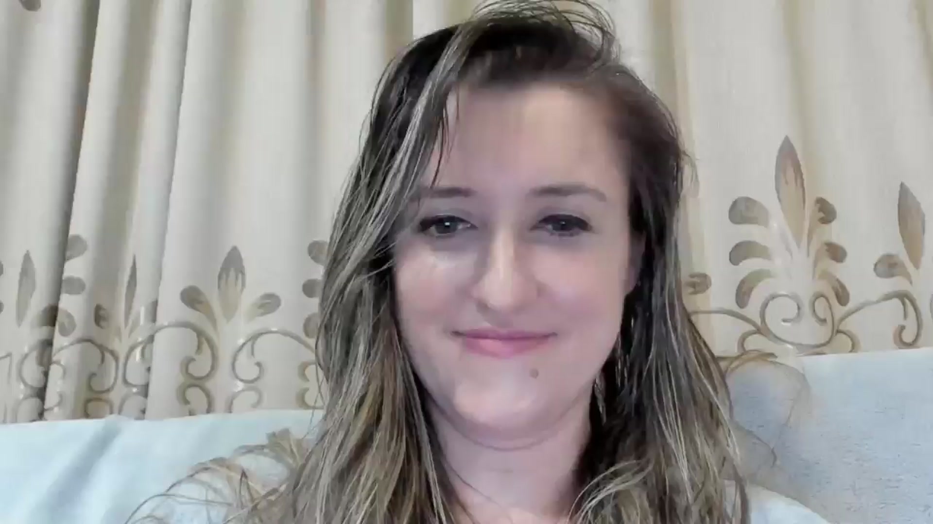 Gallery image thumbnail from BestDream's myfreecams stream on, 12/18/2024, 03:07 image 4 of 20