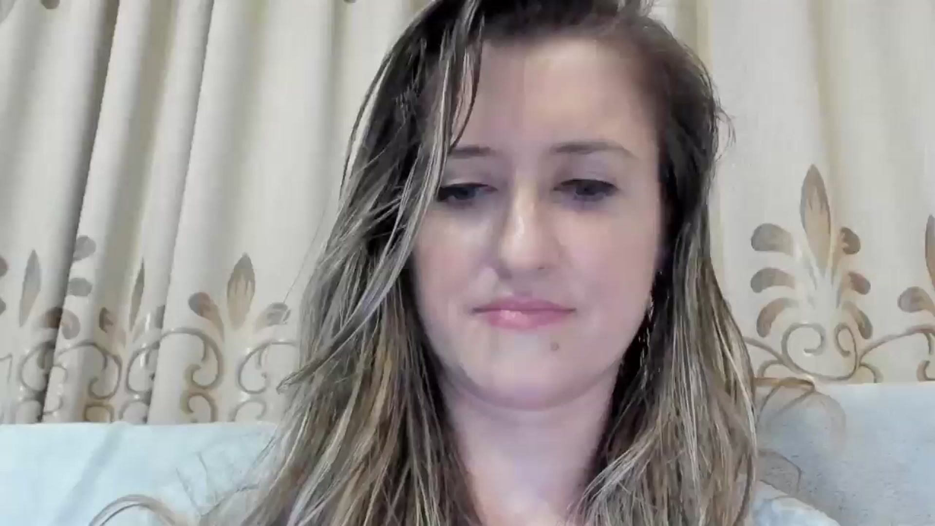 Gallery image thumbnail from BestDream's myfreecams stream on, 12/18/2024, 03:07 image 17 of 20