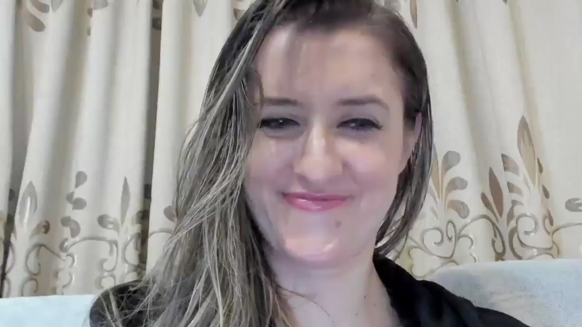 Gallery image thumbnail from BestDream's myfreecams stream on, 12/18/2024, 17:19 image 6 of 20
