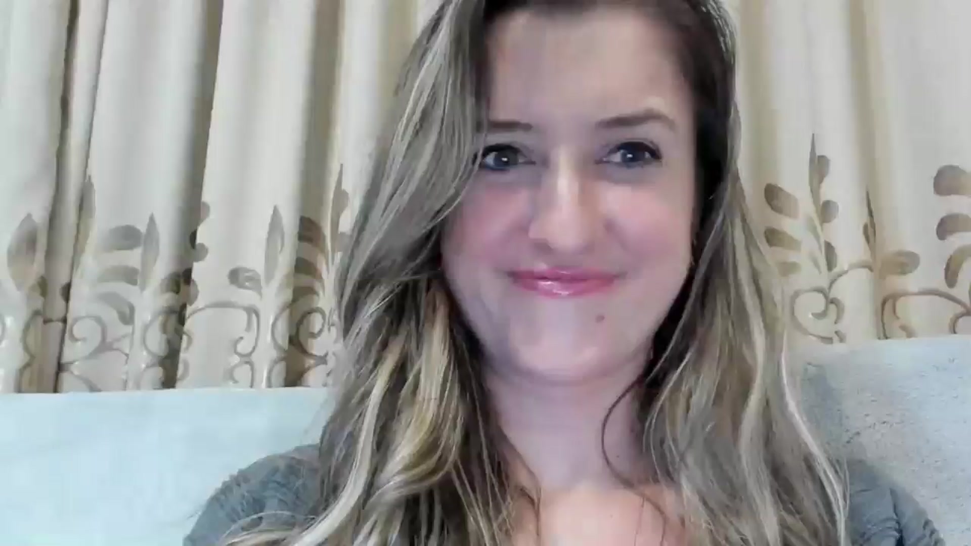 Gallery image thumbnail from BestDream's myfreecams stream on, 12/21/2024, 23:25 image 13 of 20
