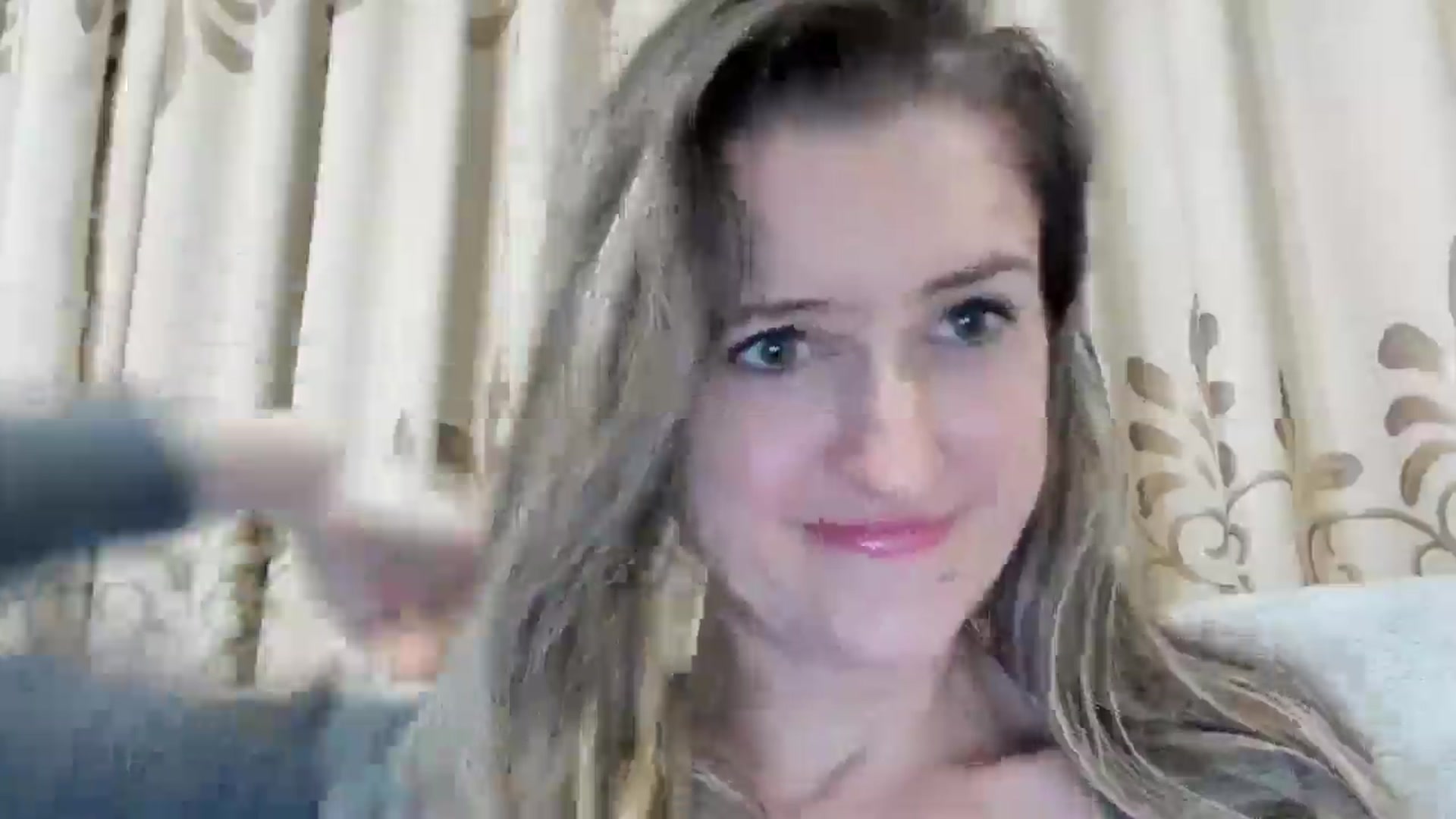 Gallery image thumbnail from BestDream's myfreecams stream on, 12/21/2024, 23:25 image 2 of 20