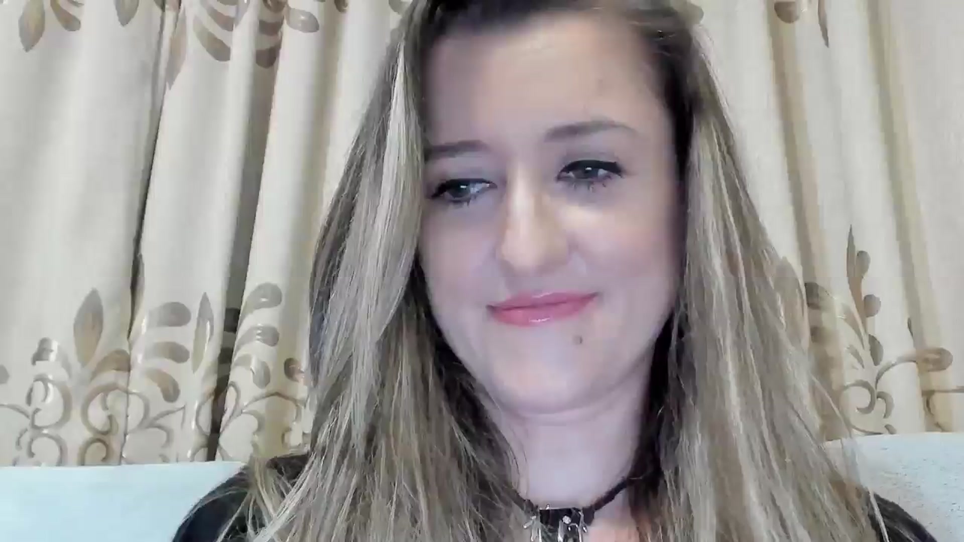 Gallery image thumbnail from BestDream's myfreecams stream on, 12/28/2024, 23:50 image 8 of 20