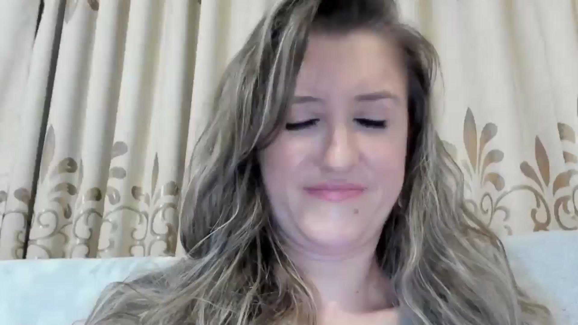 Gallery image thumbnail from BestDream's myfreecams stream on, 01/04/2025, 23:58 image 8 of 20
