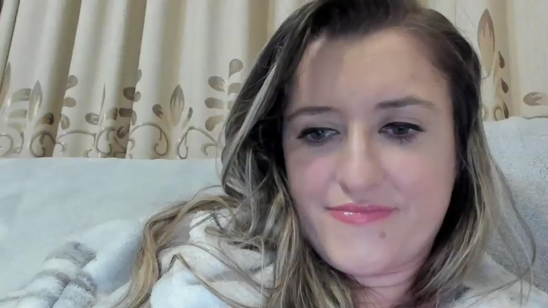 Gallery image thumbnail from BestDream's myfreecams stream on, 01/15/2025, 23:26 image 14 of 20