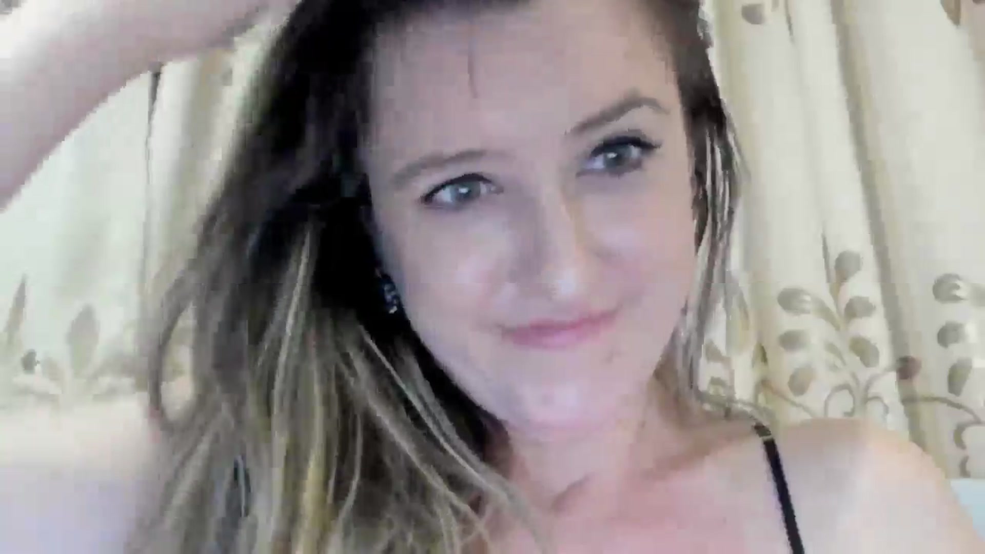 Gallery image thumbnail from BestDream's myfreecams stream on, 02/11/2025, 20:24 image 8 of 20