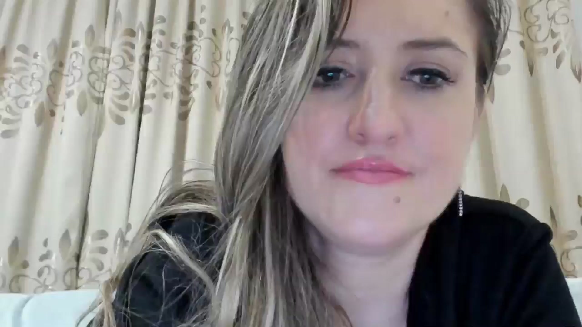 Gallery image thumbnail from BestDream's myfreecams stream on, 03/04/2025, 02:01 image 17 of 20