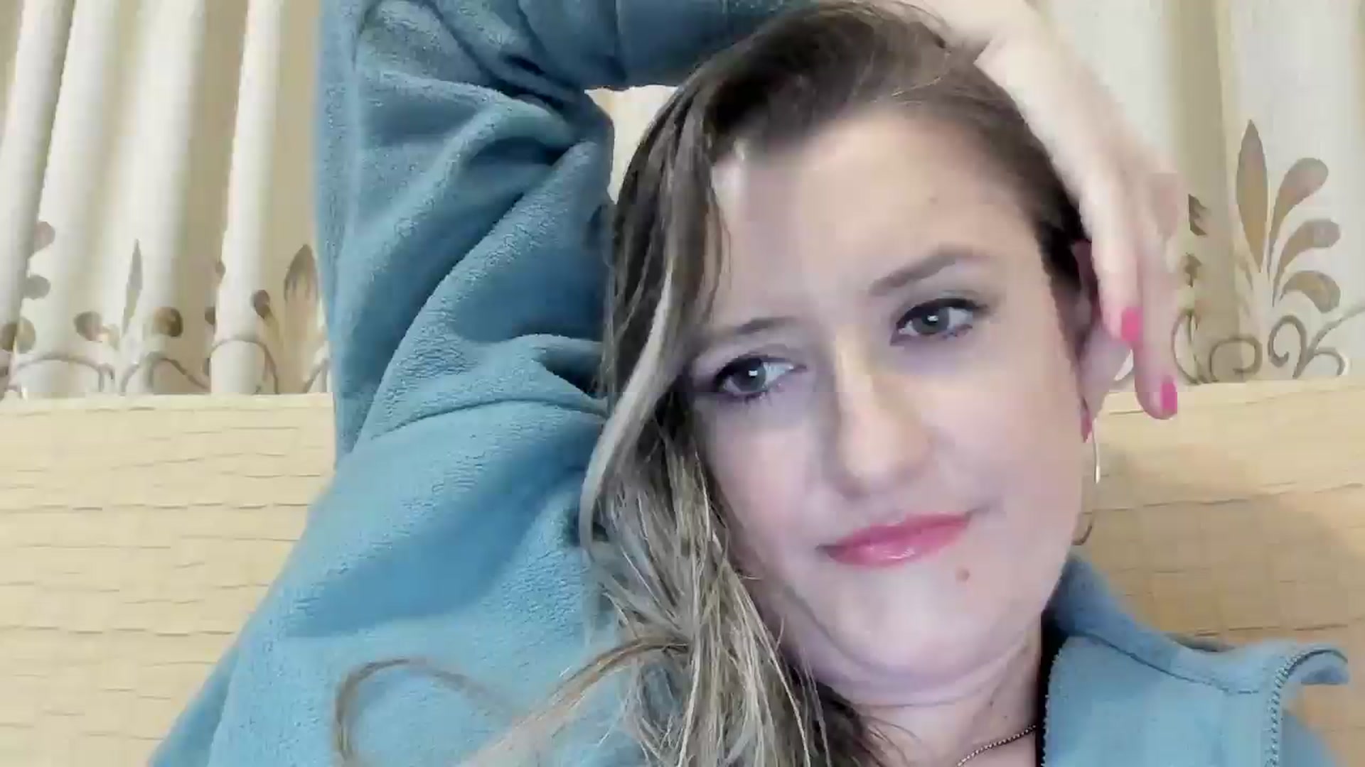 Gallery image thumbnail from BestDream's myfreecams stream on, 03/05/2025, 24:13 image 4 of 20