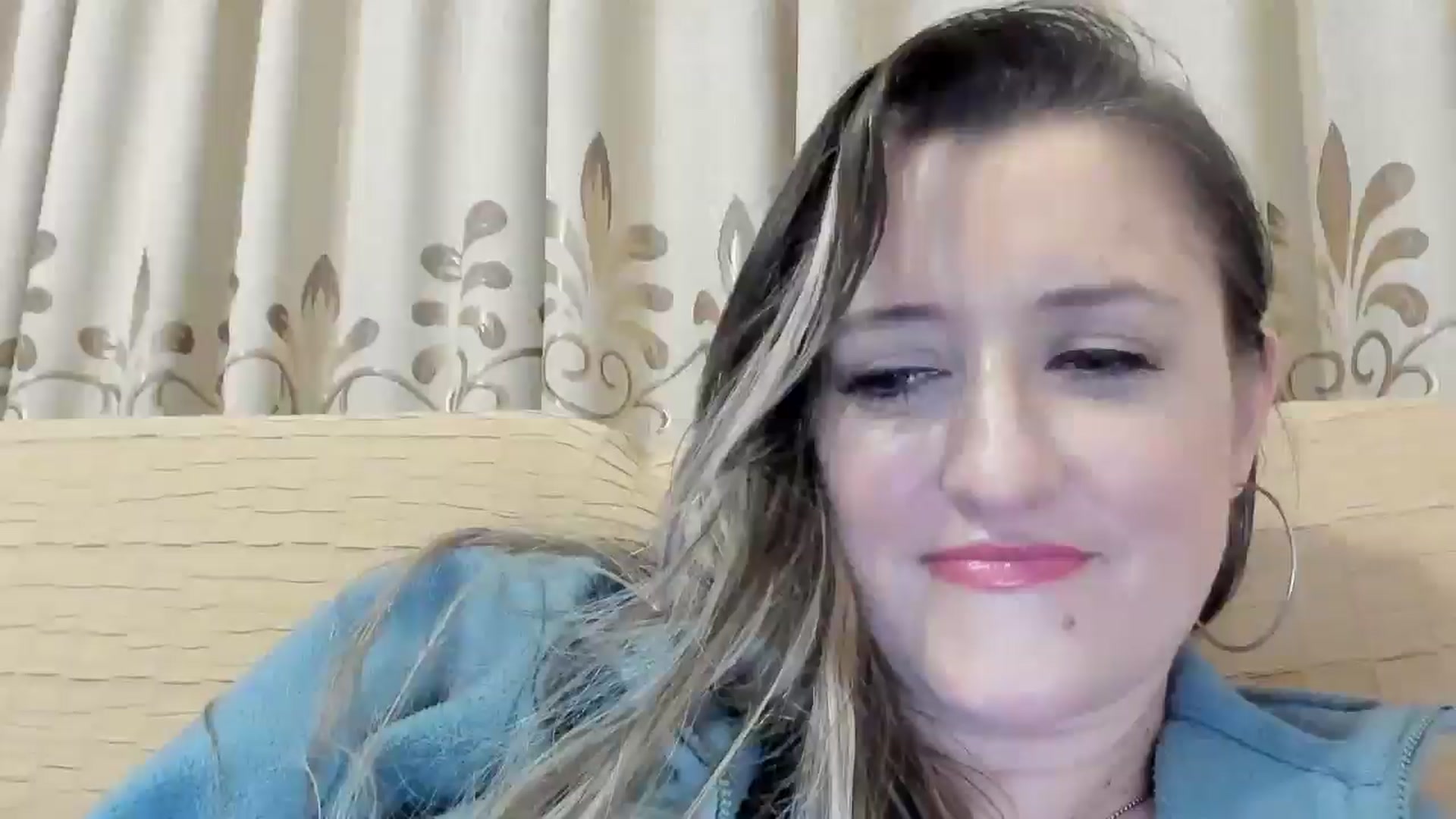 Gallery image thumbnail from BestDream's myfreecams stream on, 03/05/2025, 24:13 image 16 of 20