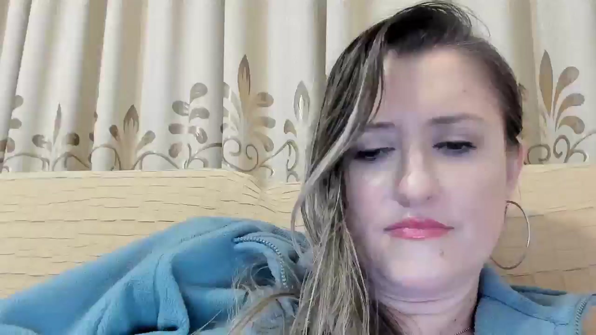 Gallery image thumbnail from BestDream's myfreecams stream on, 03/05/2025, 24:13 image 6 of 20