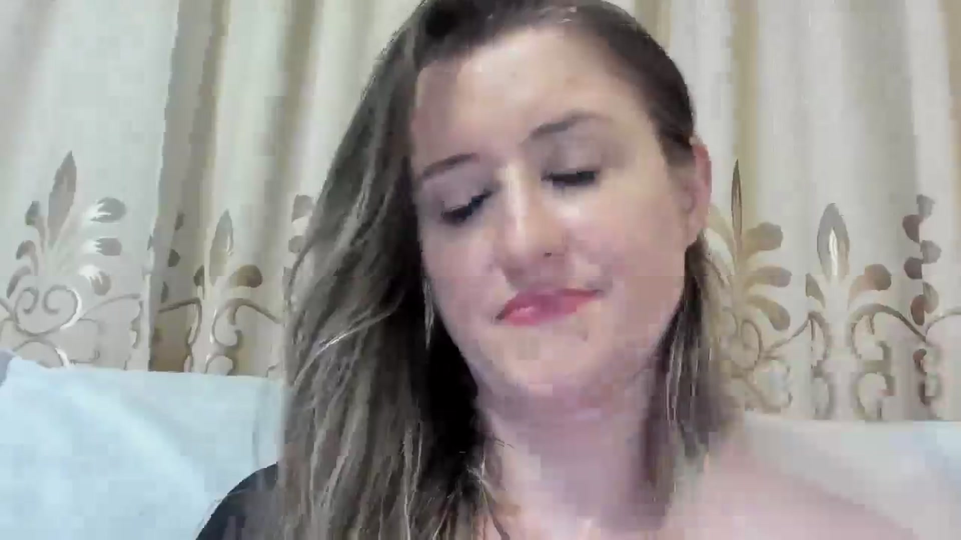 Gallery image thumbnail from BestDream's myfreecams stream on, 03/12/2025, 23:36 image 17 of 20