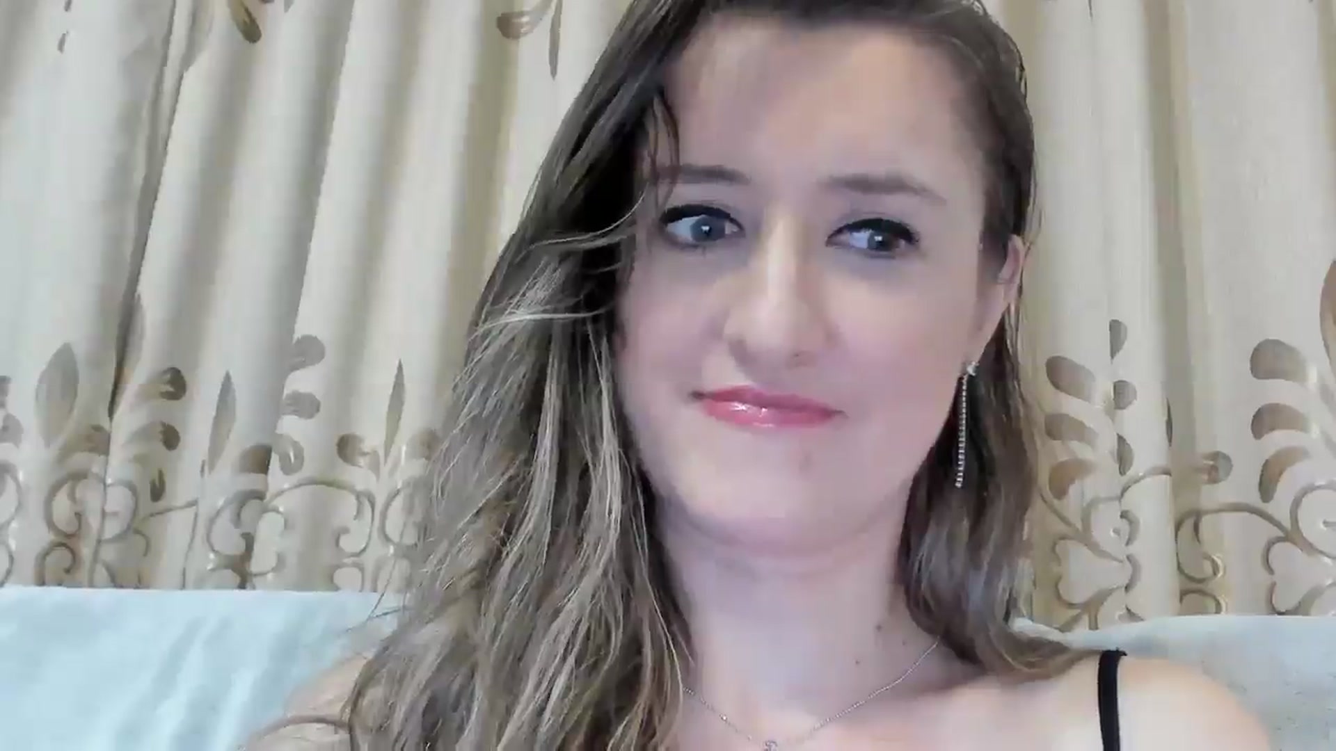 Gallery image thumbnail from BestDream's myfreecams stream on, 03/13/2025, 22:32 image 14 of 20