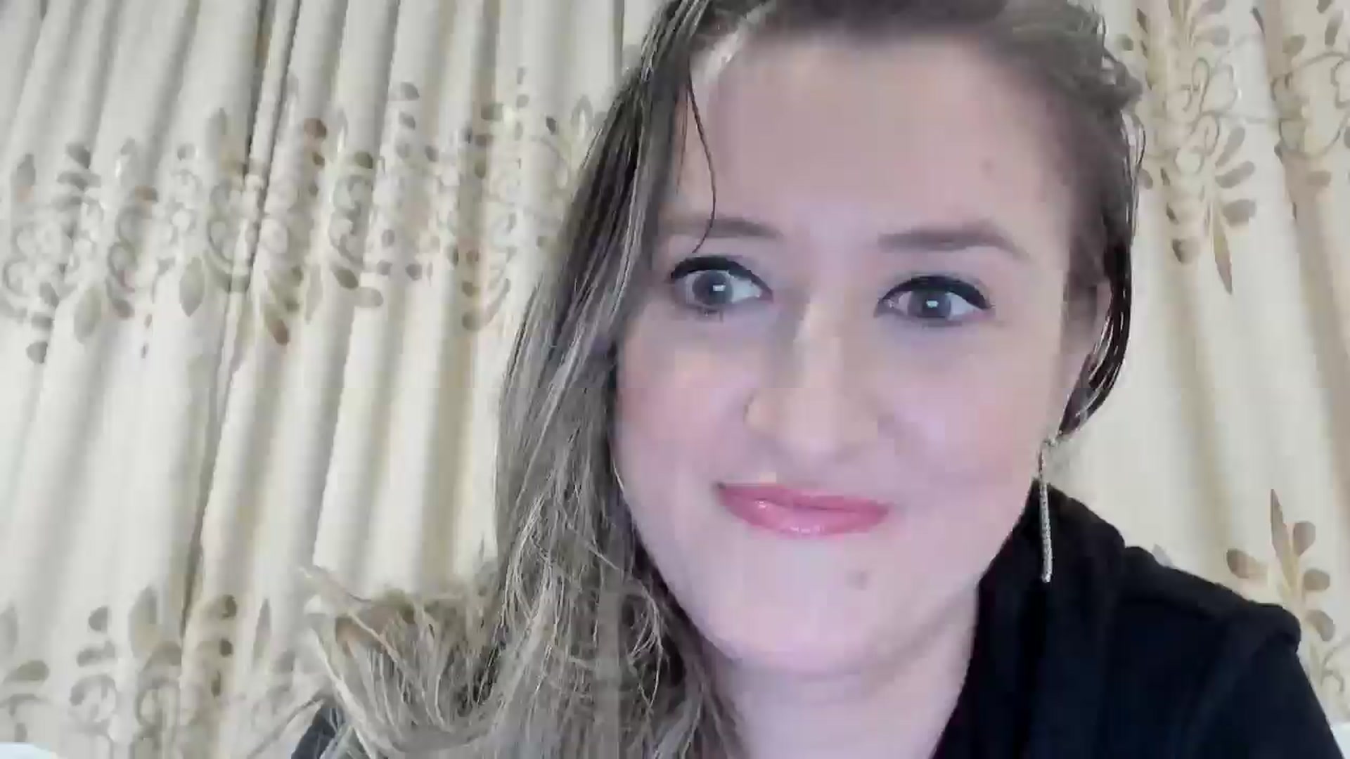 Gallery image thumbnail from BestDream's myfreecams stream on, 03/14/2025, 24:39 image 14 of 20