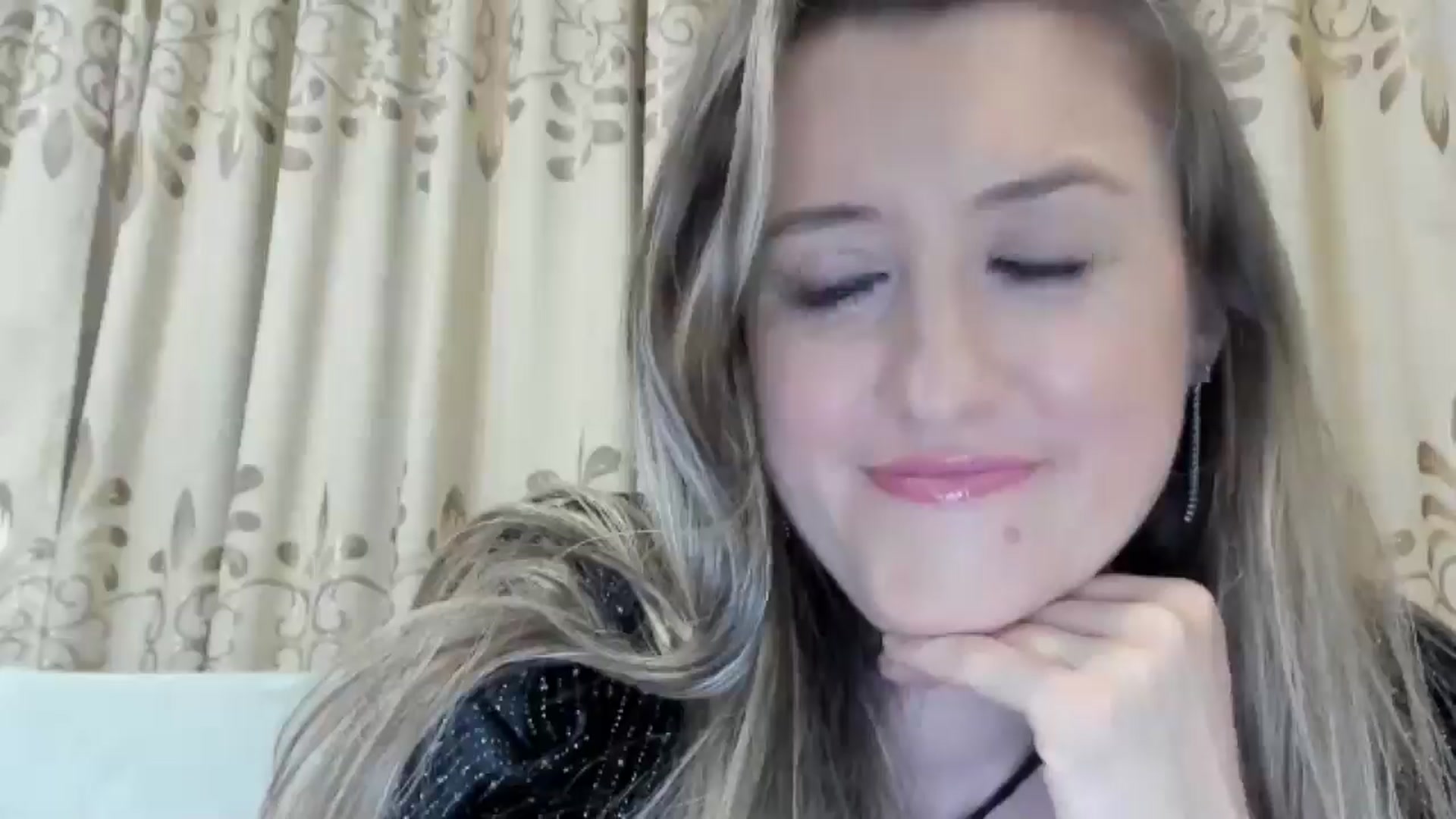 Gallery image thumbnail from BestDream's myfreecams stream on, 03/15/2025, 23:39 image 6 of 20