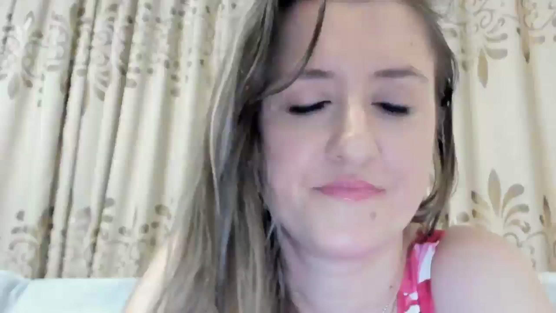 Gallery image thumbnail from BestDream's myfreecams stream on, 03/17/2025, 24:00 image 19 of 20