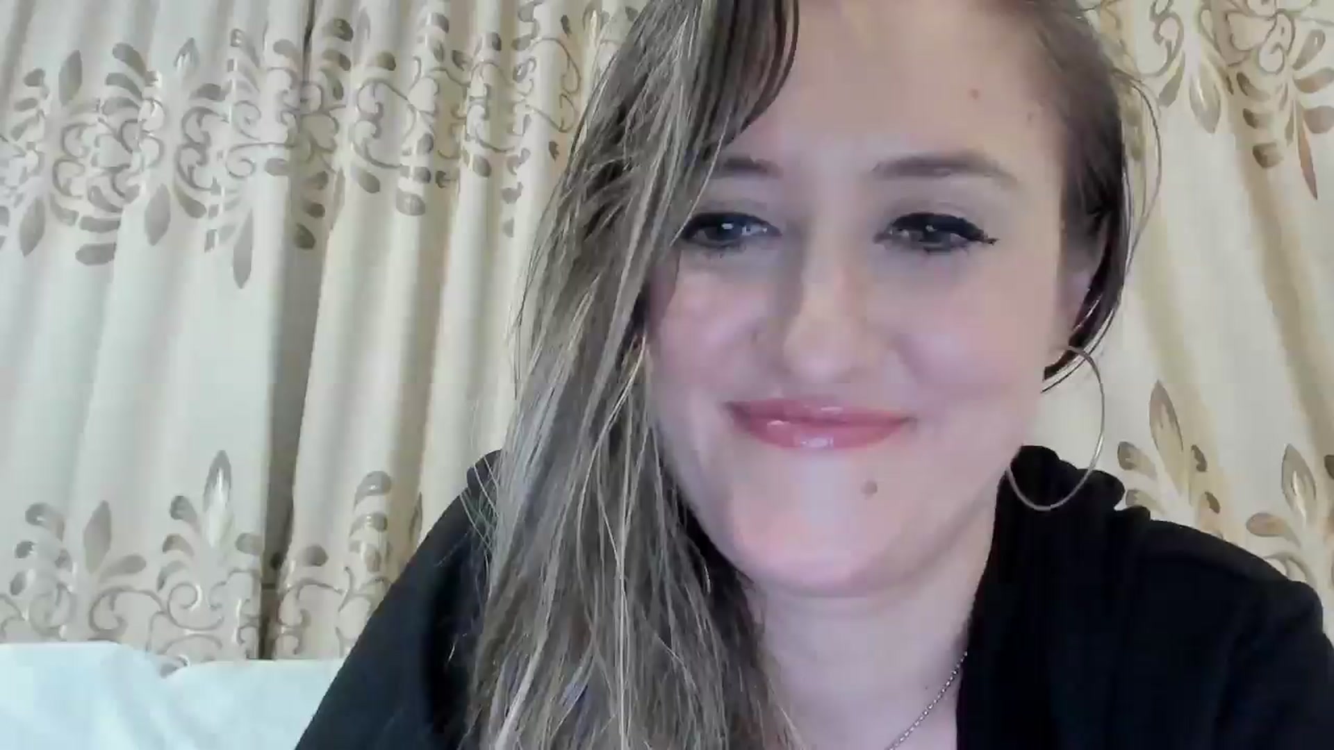 Gallery image thumbnail from BestDream's myfreecams stream on, 03/22/2025, 02:01 image 10 of 20