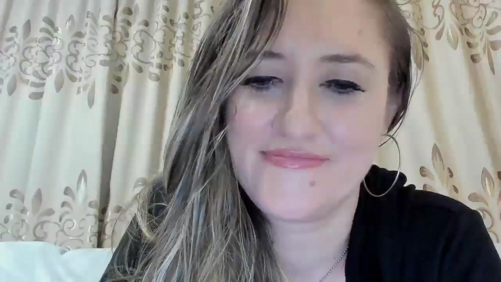Gallery image thumbnail from BestDream's myfreecams stream on, 03/22/2025, 02:01 image 4 of 20