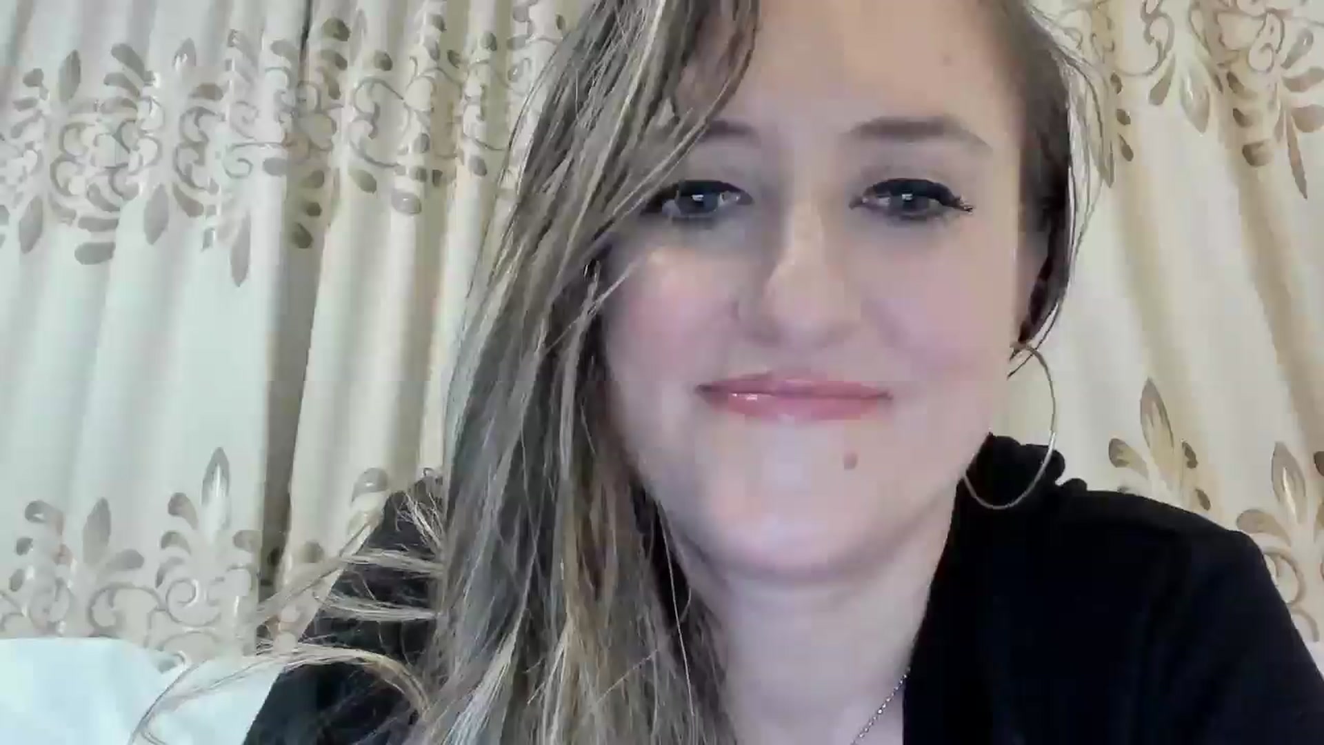 Gallery image thumbnail from BestDream's myfreecams stream on, 03/22/2025, 02:01 image 7 of 20