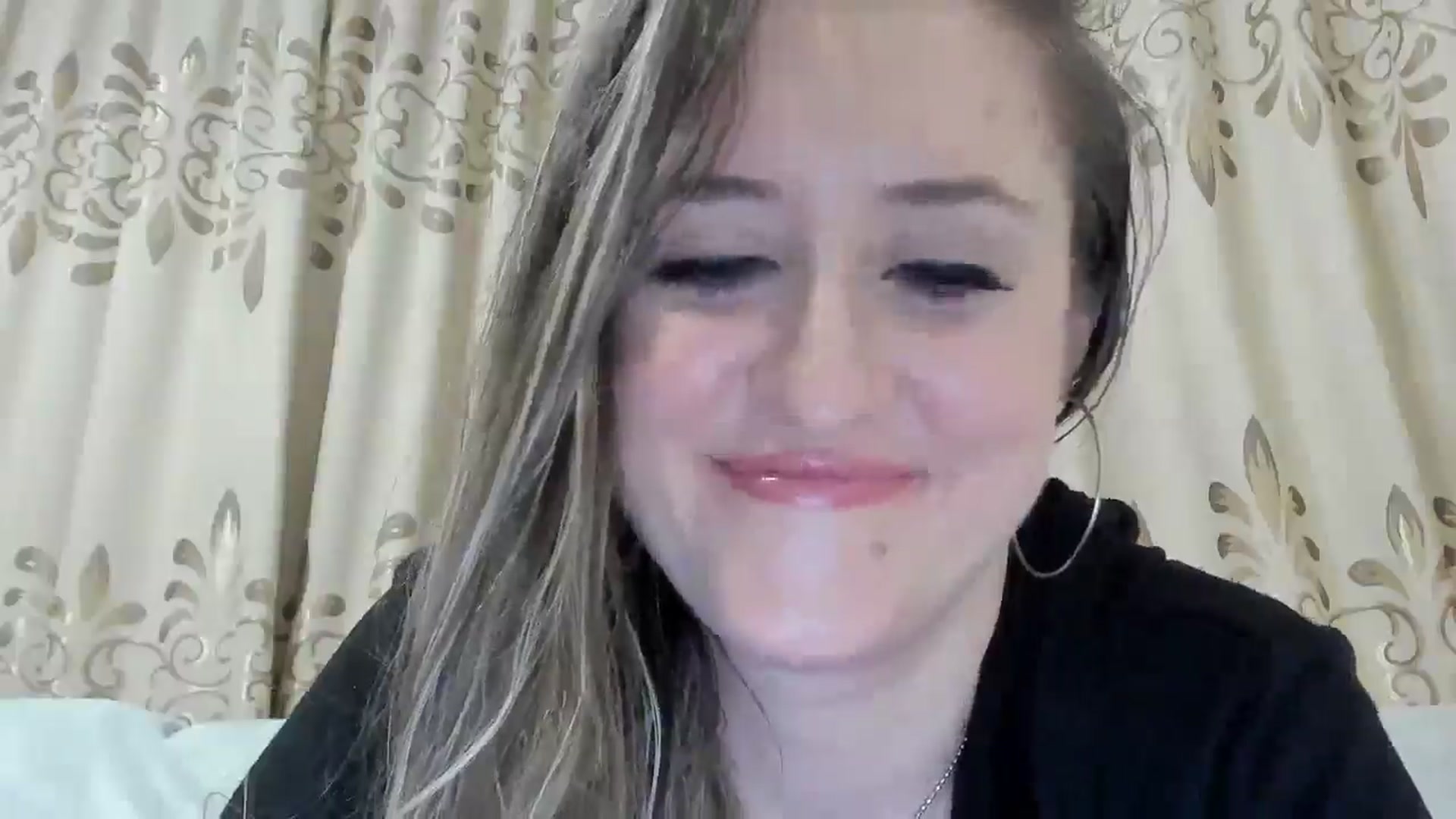Gallery image thumbnail from BestDream's myfreecams stream on, 03/22/2025, 02:01 image 17 of 20