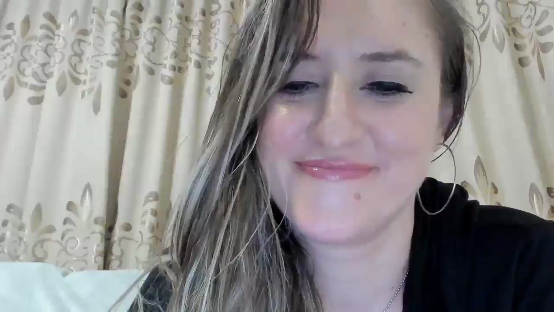 Gallery image thumbnail from BestDream's myfreecams stream on, 03/22/2025, 02:01 image 14 of 20