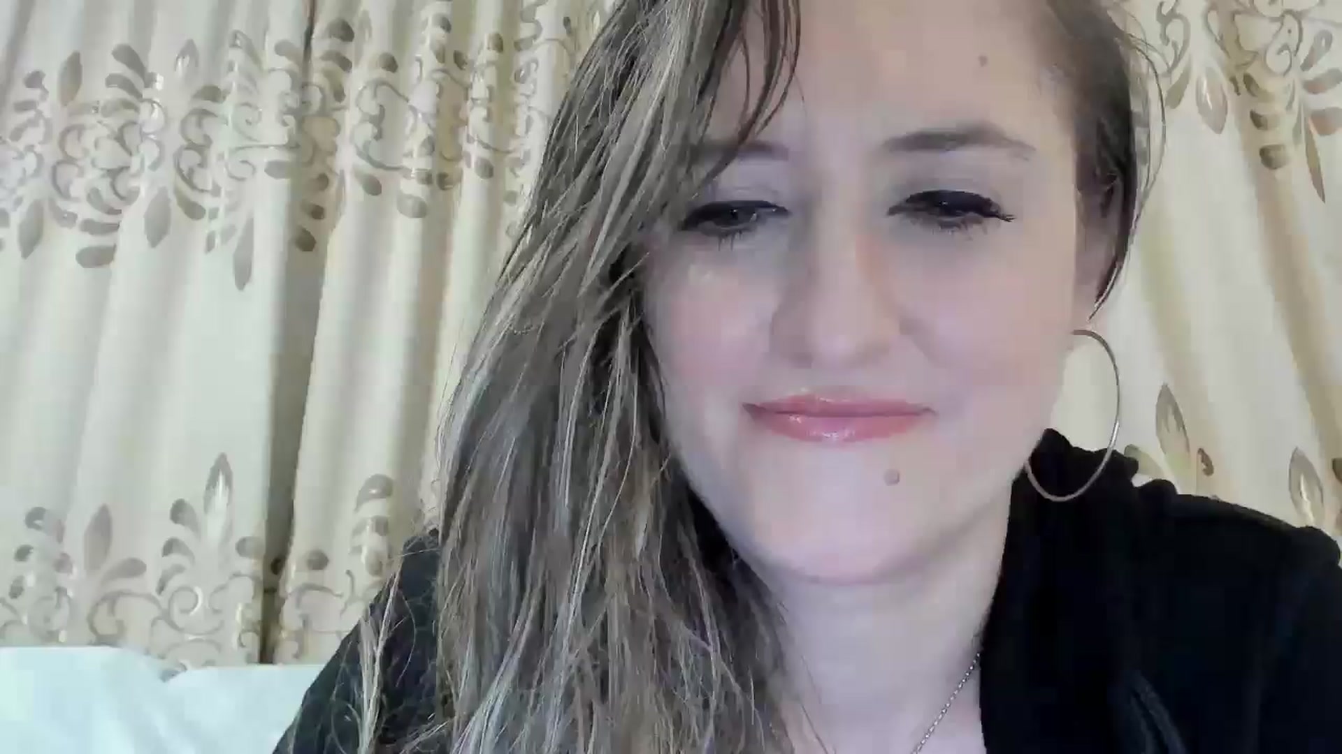 Gallery image thumbnail from BestDream's myfreecams stream on, 03/22/2025, 02:01 image 1 of 20