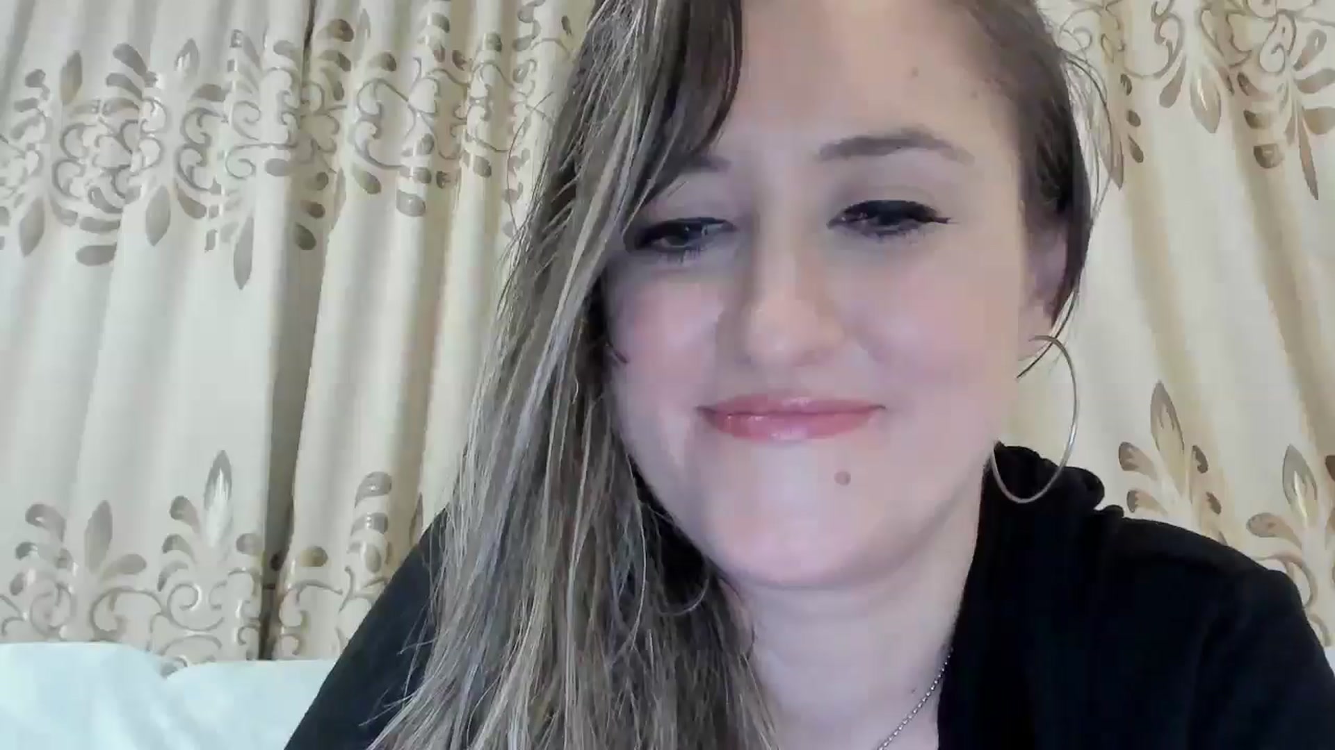 Gallery image thumbnail from BestDream's myfreecams stream on, 03/22/2025, 02:01 image 12 of 20
