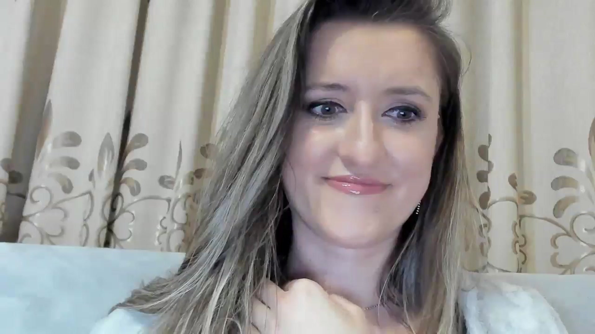 Gallery image thumbnail from BestDream's myfreecams stream on, 03/23/2025, 23:14 image 2 of 20