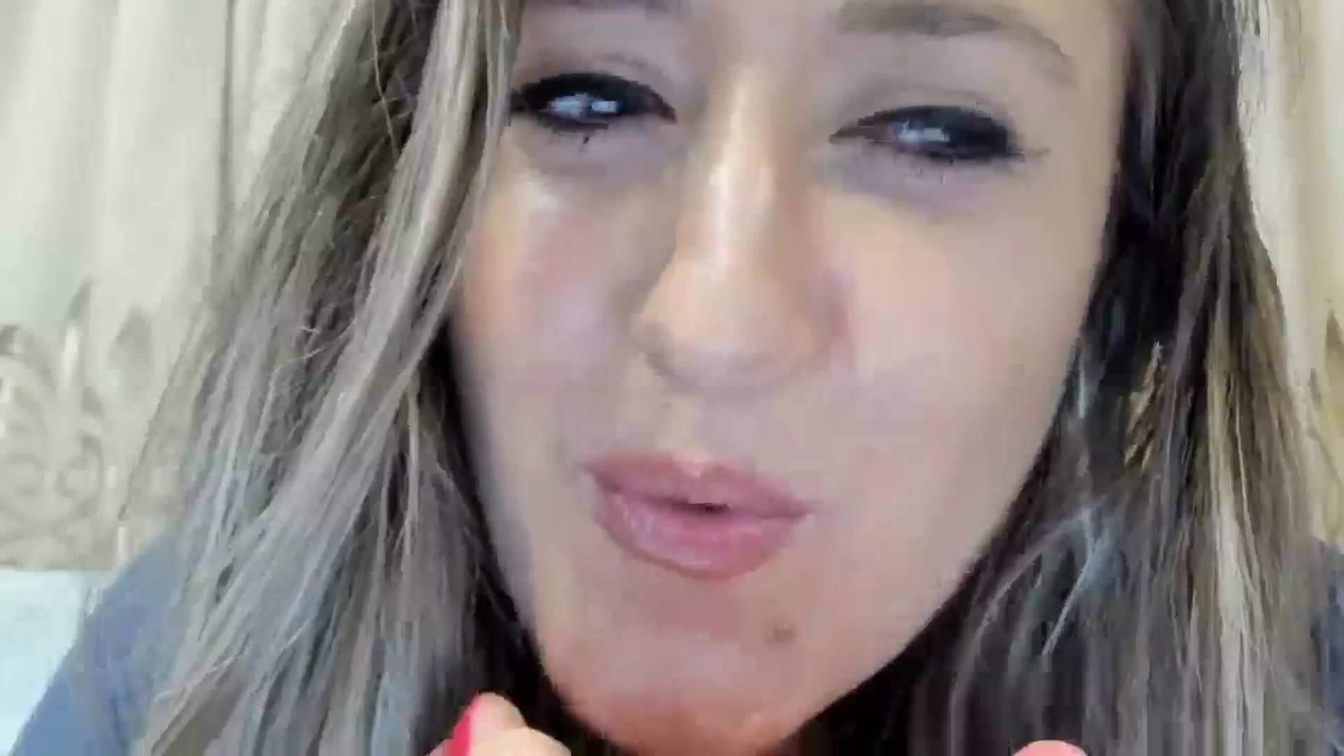 Gallery image thumbnail from BestDream's myfreecams stream on, 03/25/2025, 23:32 image 9 of 20