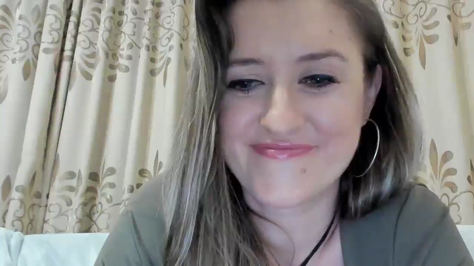 Gallery image thumbnail from BestDream's myfreecams stream on, 03/27/2025, 24:32 image 4 of 20