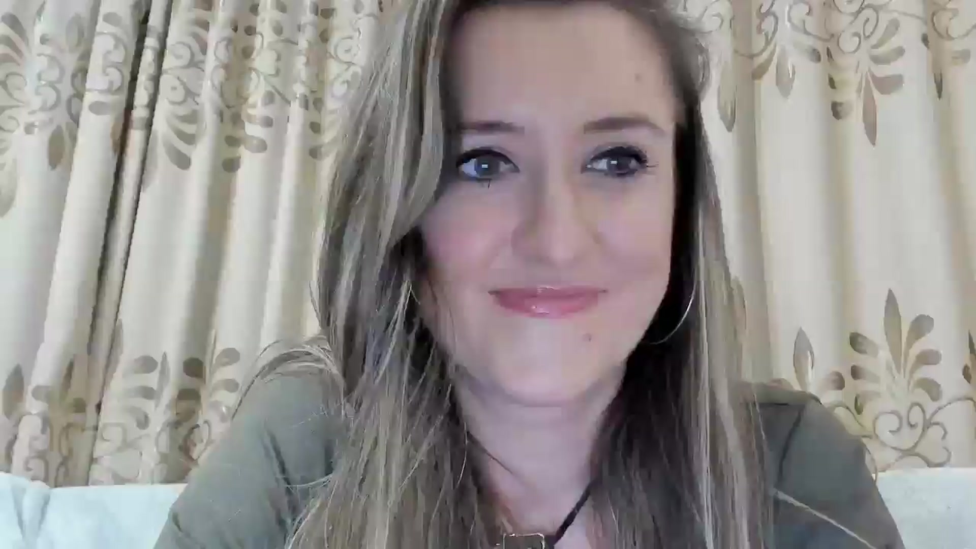 Gallery image thumbnail from BestDream's myfreecams stream on, 03/27/2025, 24:32 image 9 of 20
