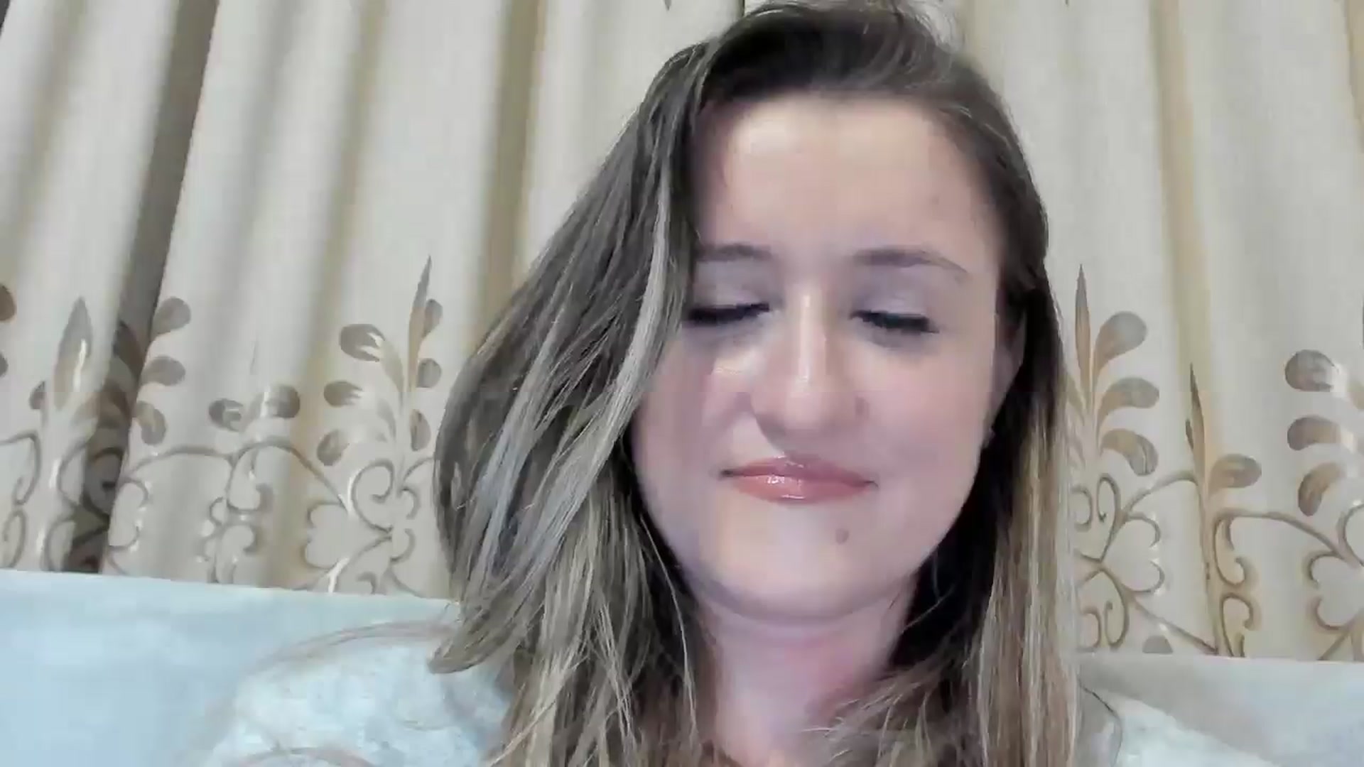 Gallery image thumbnail from BestDream's myfreecams stream on, 03/30/2025, 24:27 image 5 of 20