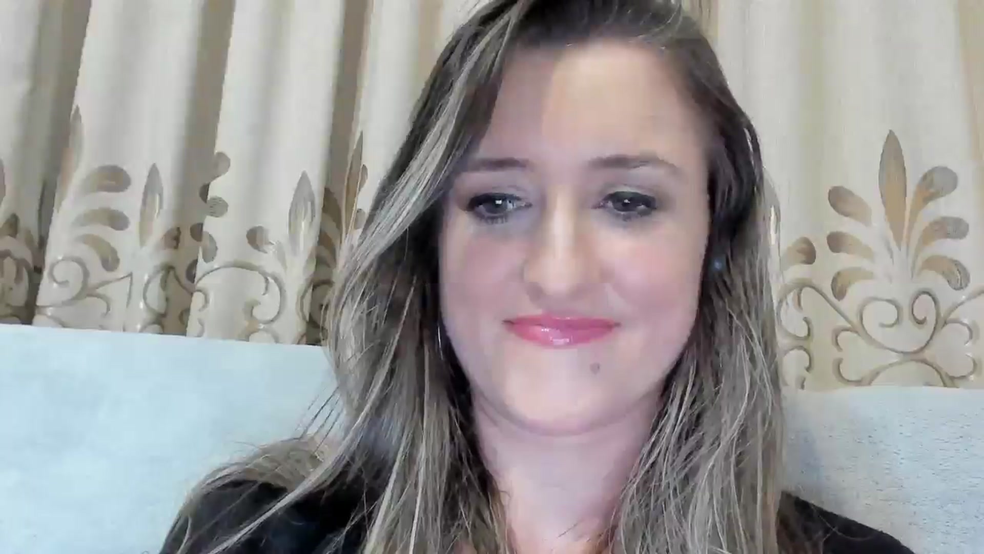 Gallery image thumbnail from BestDream's myfreecams stream on, 03/31/2025, 23:33 image 15 of 20
