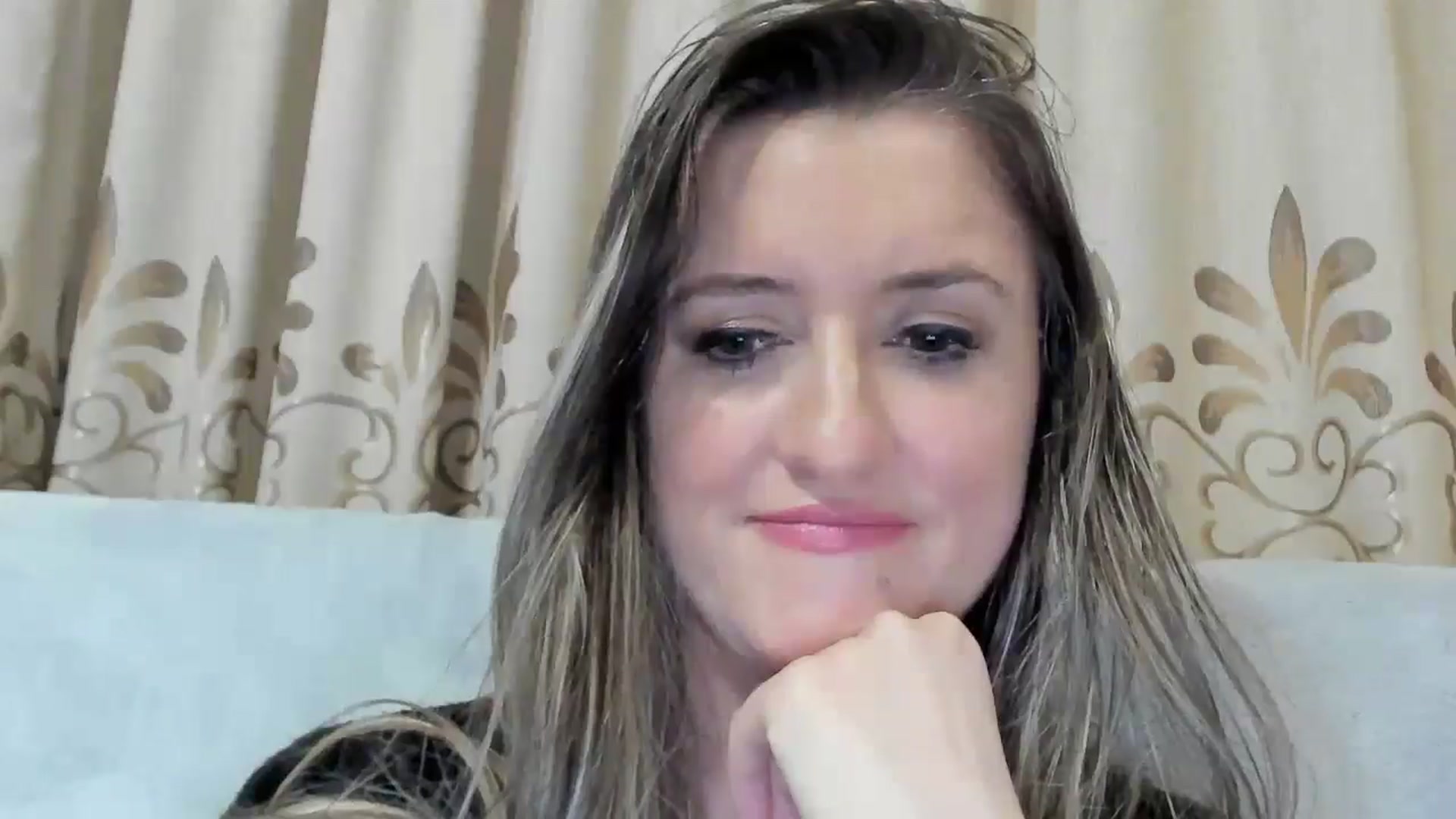 Gallery image thumbnail from BestDream's myfreecams stream on, 04/01/2025, 02:03 image 15 of 20