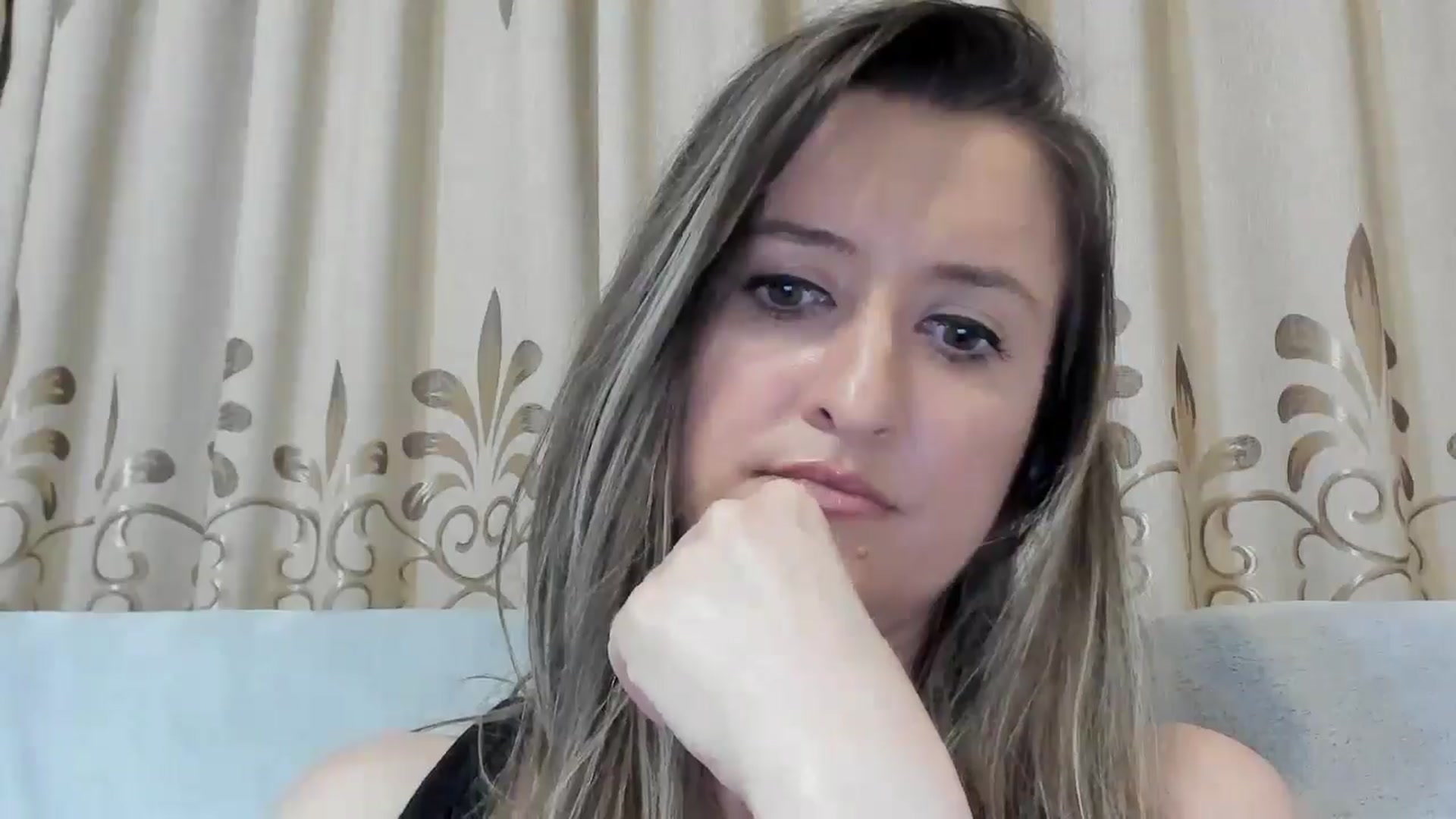 Gallery image thumbnail from BestDream's myfreecams stream on, 04/01/2025, 22:49 image 12 of 20