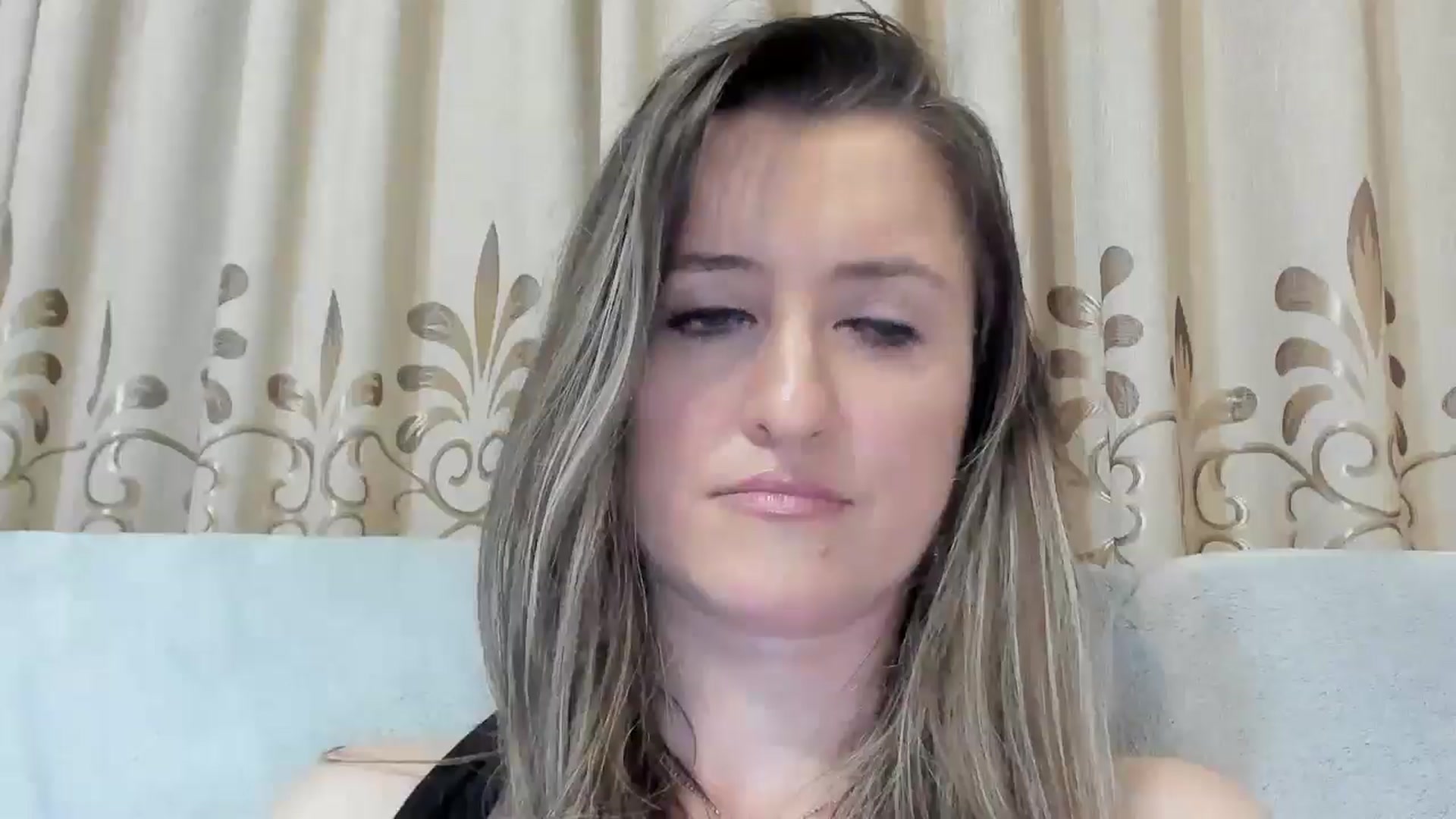 Gallery image thumbnail from BestDream's myfreecams stream on, 04/01/2025, 23:09 image 16 of 20