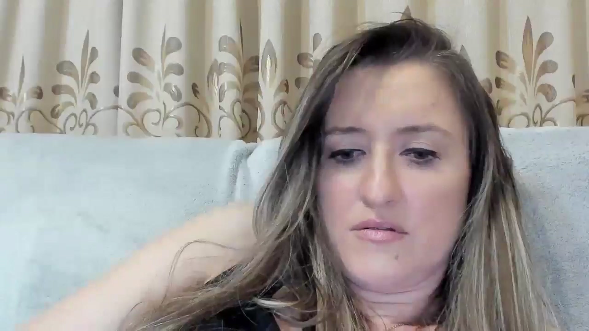 Gallery image thumbnail from BestDream's myfreecams stream on, 04/01/2025, 23:38 image 6 of 20