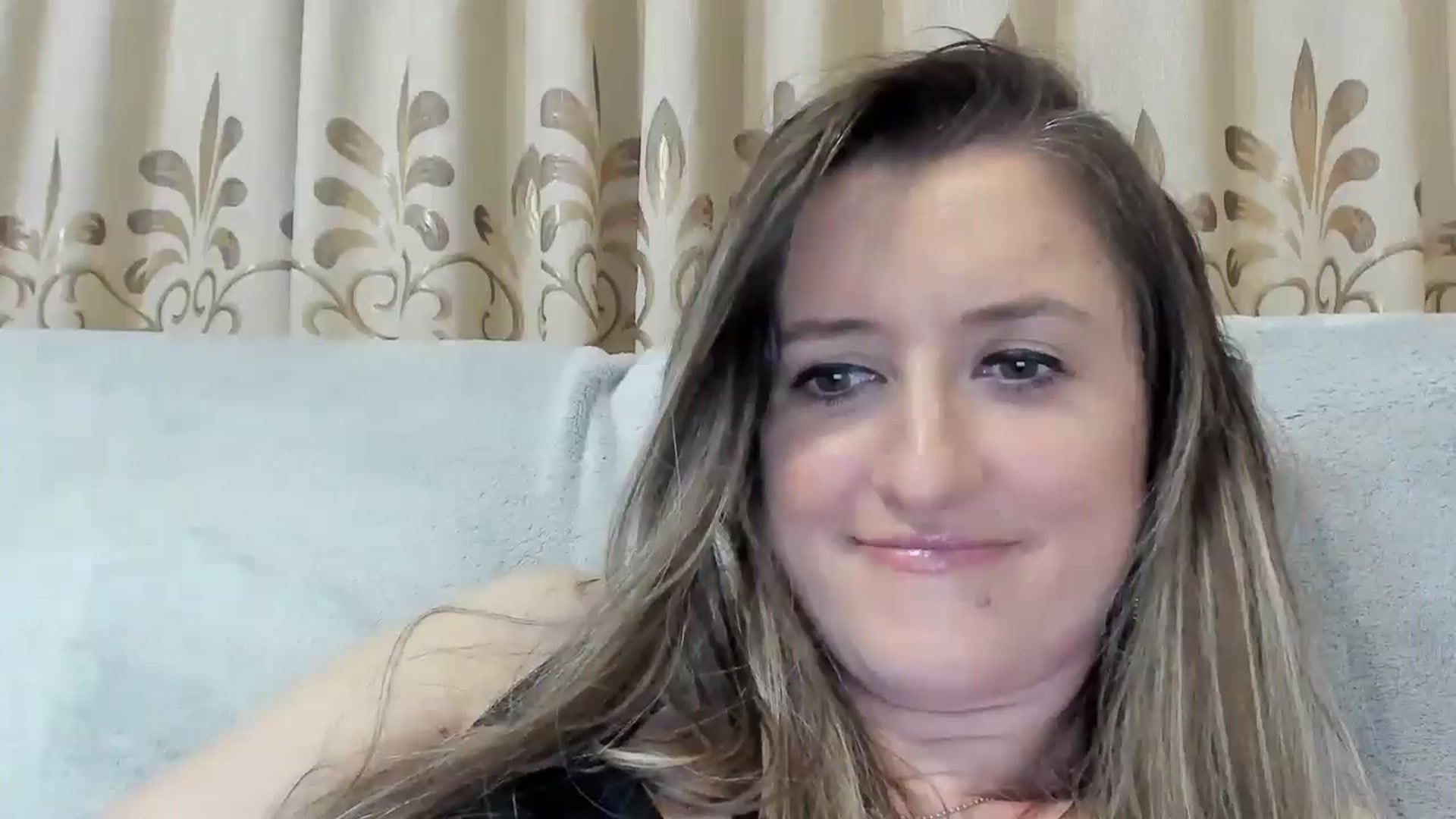 Gallery image thumbnail from BestDream's myfreecams stream on, 04/01/2025, 23:38 image 5 of 20
